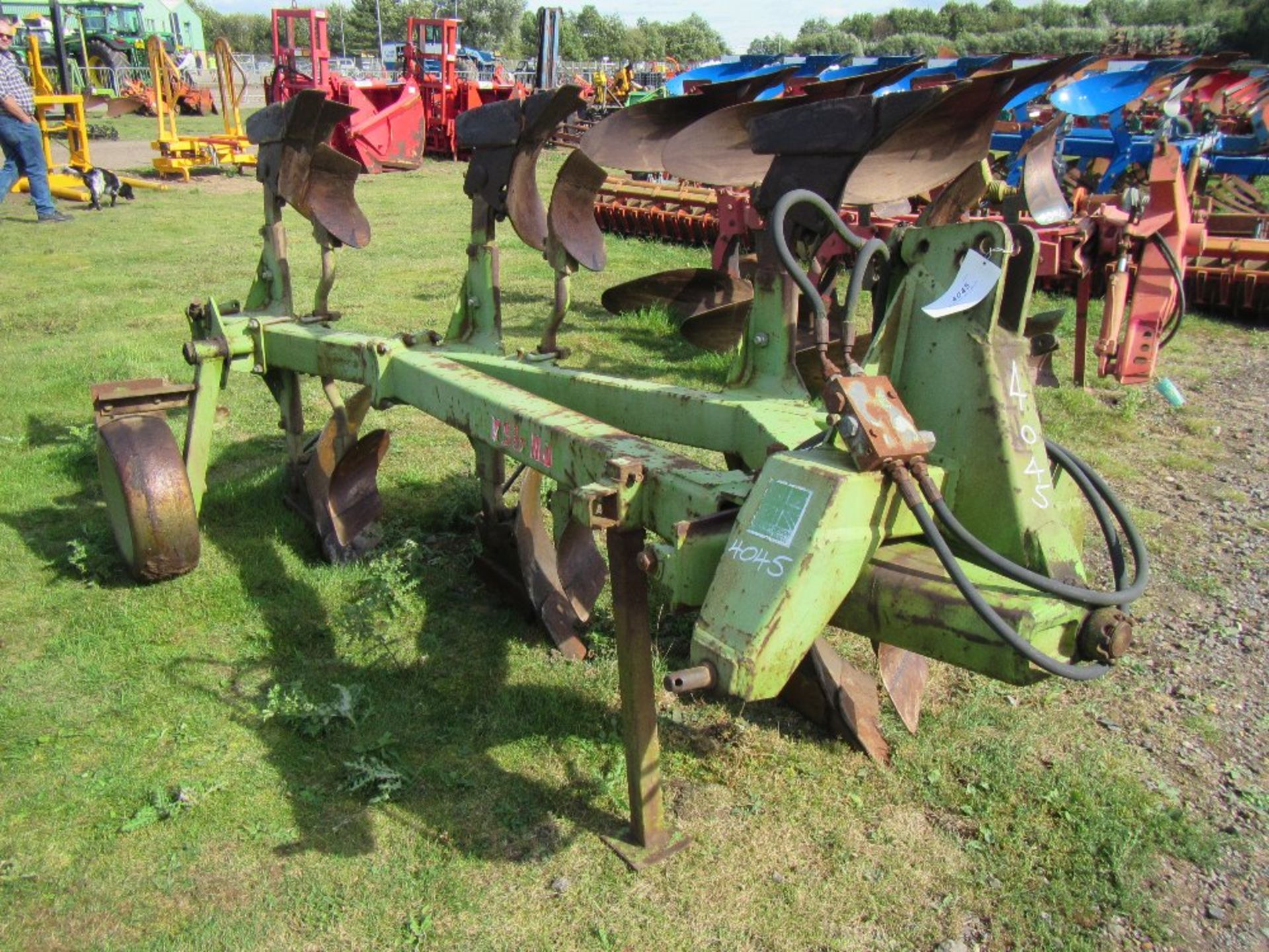 Dowdeswell DP8 3 Furrow Plough