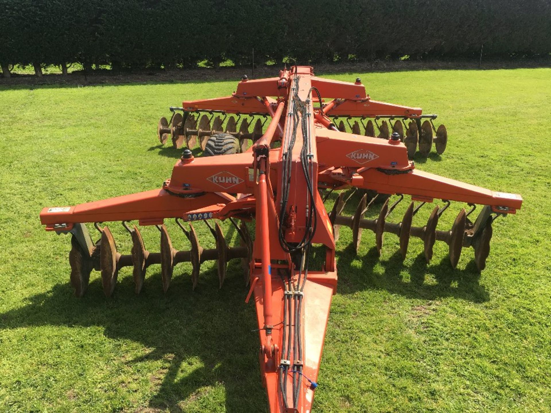 Kuhn Discover XM36-660 4.3m Hyd Folding Disc Harrows - Image 2 of 8