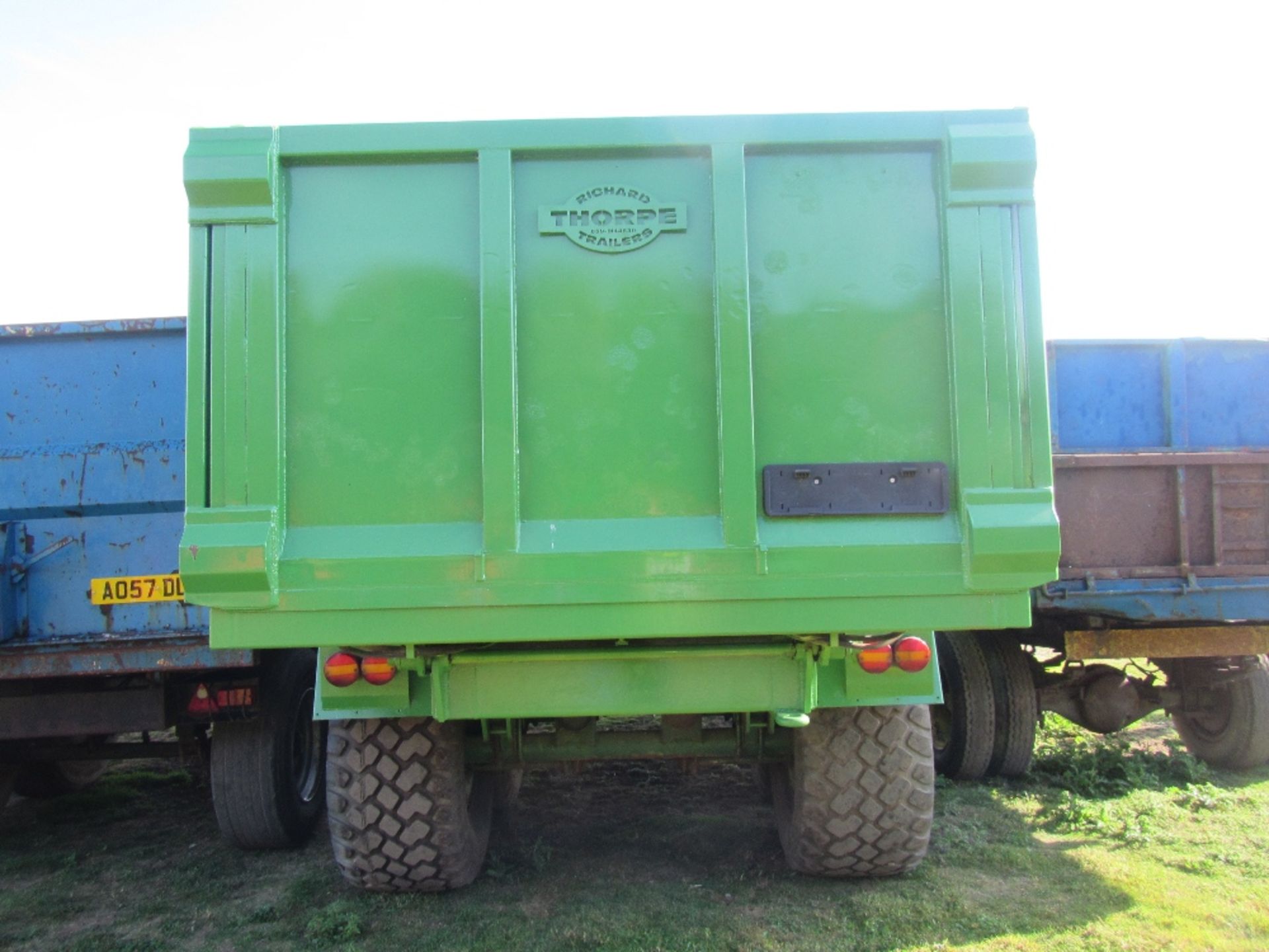 2007 Thorpe 16 Ton Trailer with Hydraulic Door - Image 4 of 8