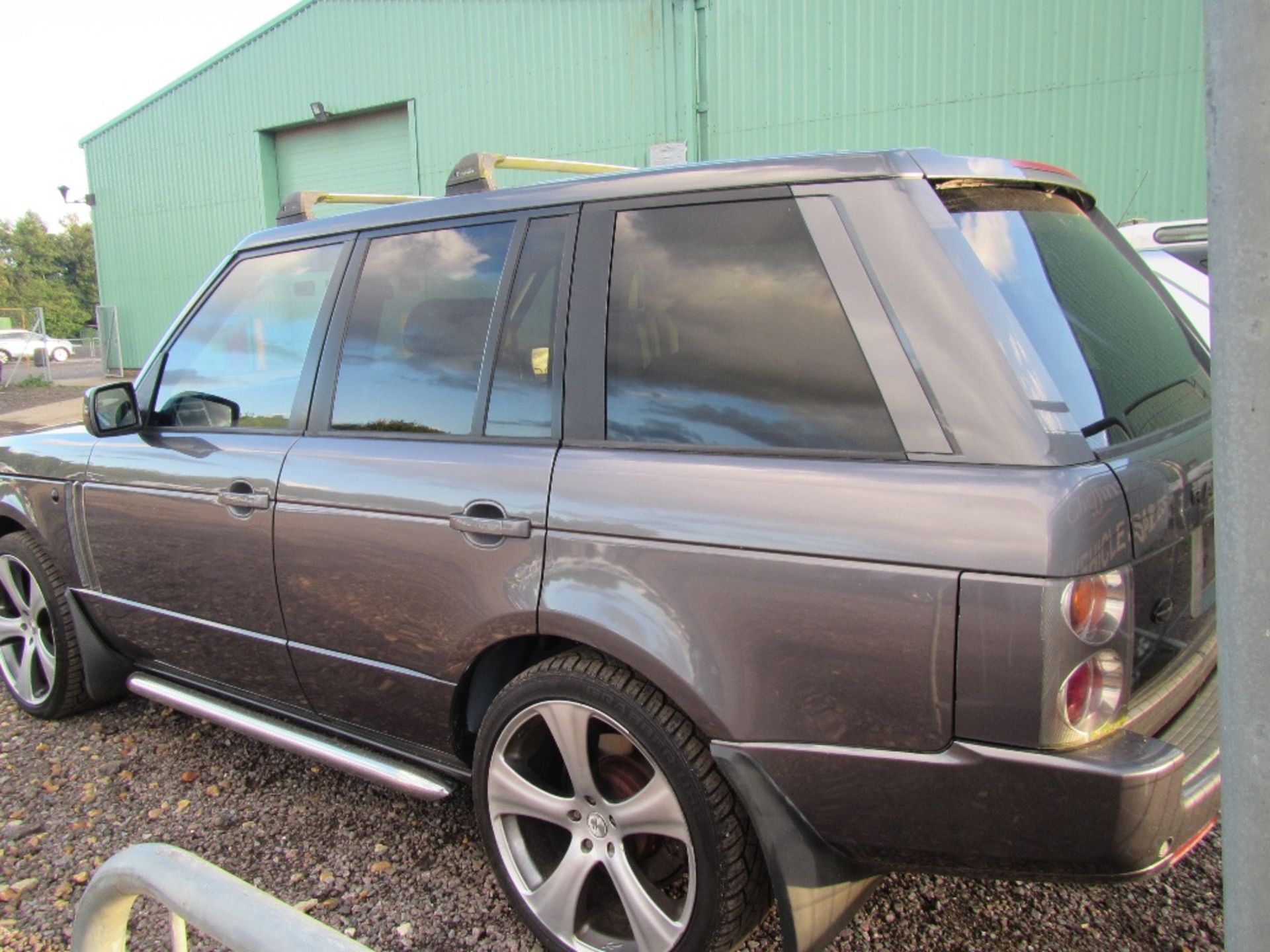 Range Rover Vogue TD6 Project Kahn Diesel 2926cc. No Registration Plates on as transferring from - Image 5 of 5