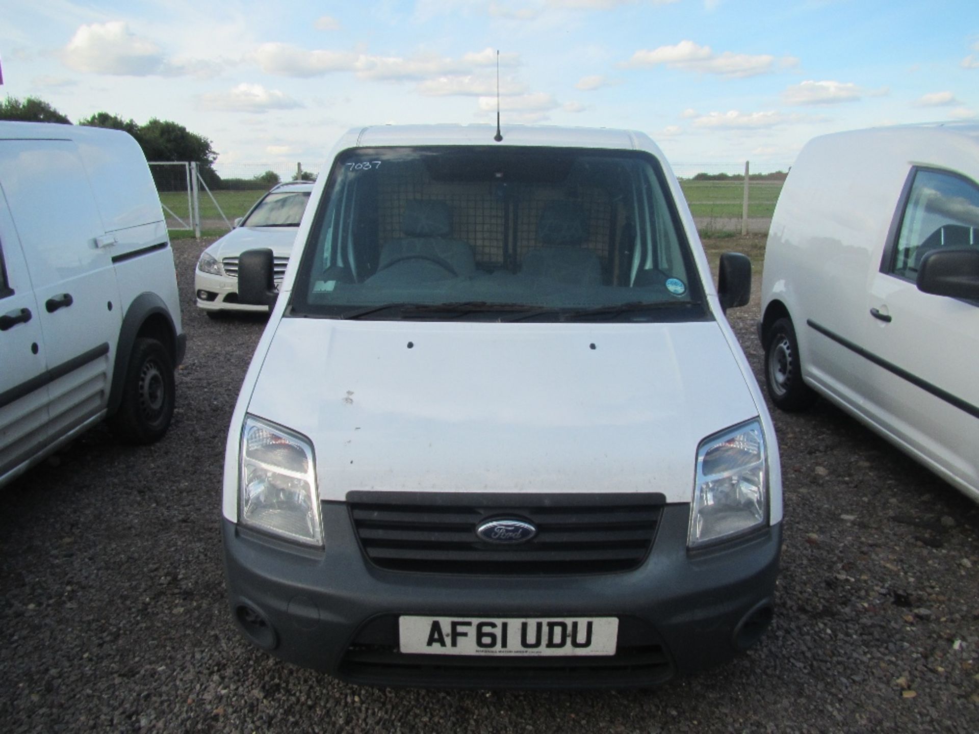 2011 Ford Transit Connect 90T CDPF 5 Speed Man Panel Van Mileage: 74,369 MOT Expired 01/09/16 Reg. - Image 2 of 5