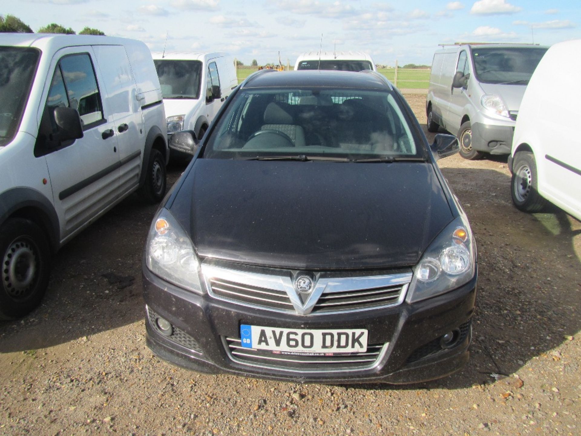 2011 Vauxhall Astra Sportive SE CDTI 1.9 Diesel Van Manual (damage to rear door) Mileage: 67,274 MOT - Image 2 of 5