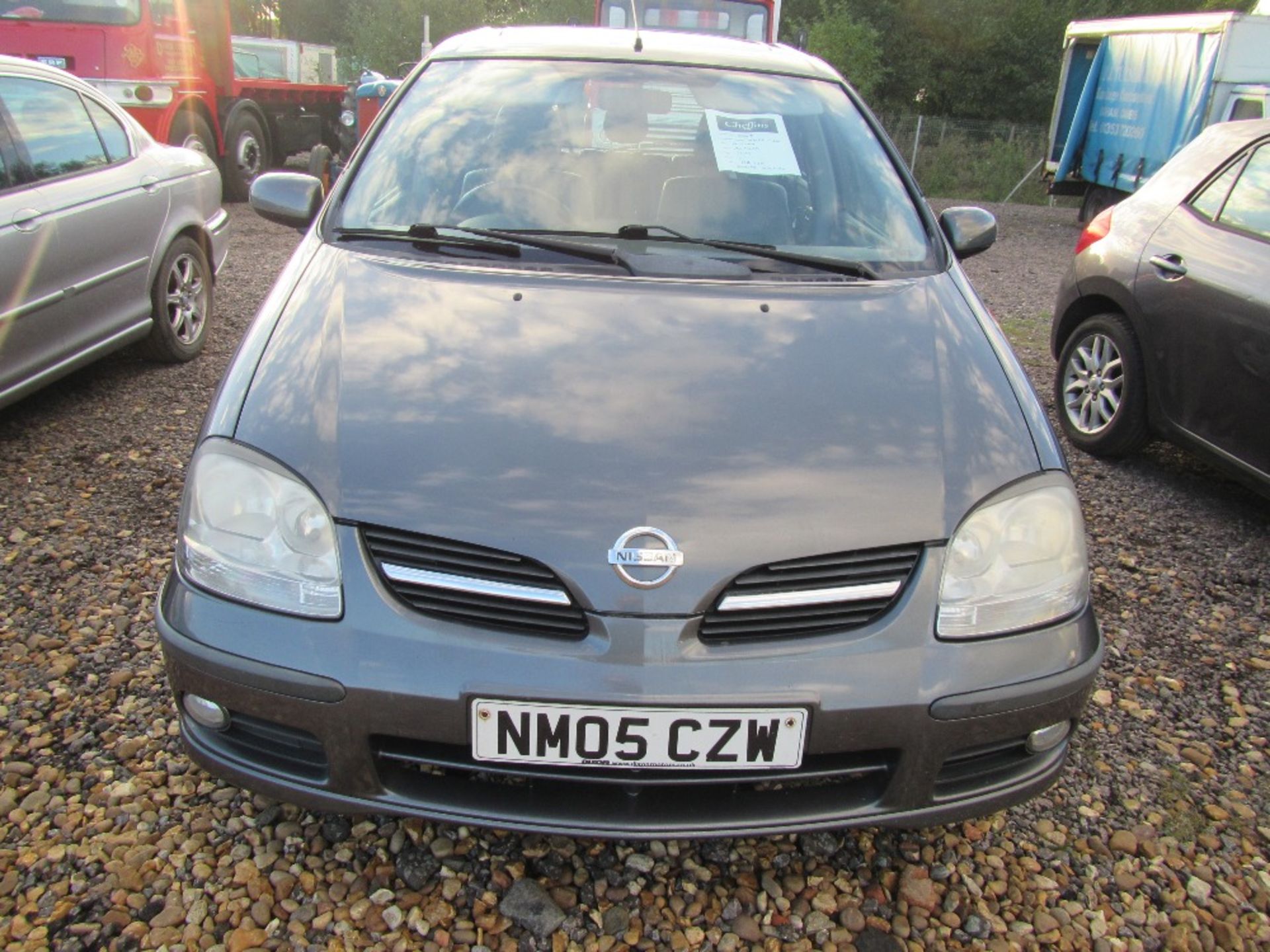 2005 Nissan Almera Tino - Spares & Repairs, Engine requires attention. Registration Documents will - Image 2 of 6