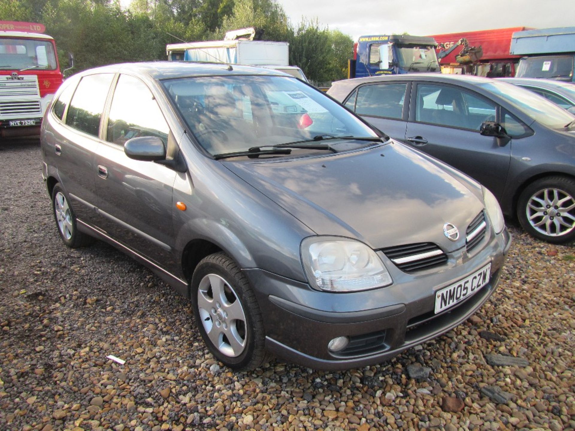 2005 Nissan Almera Tino - Spares & Repairs, Engine requires attention. Registration Documents will - Image 3 of 6