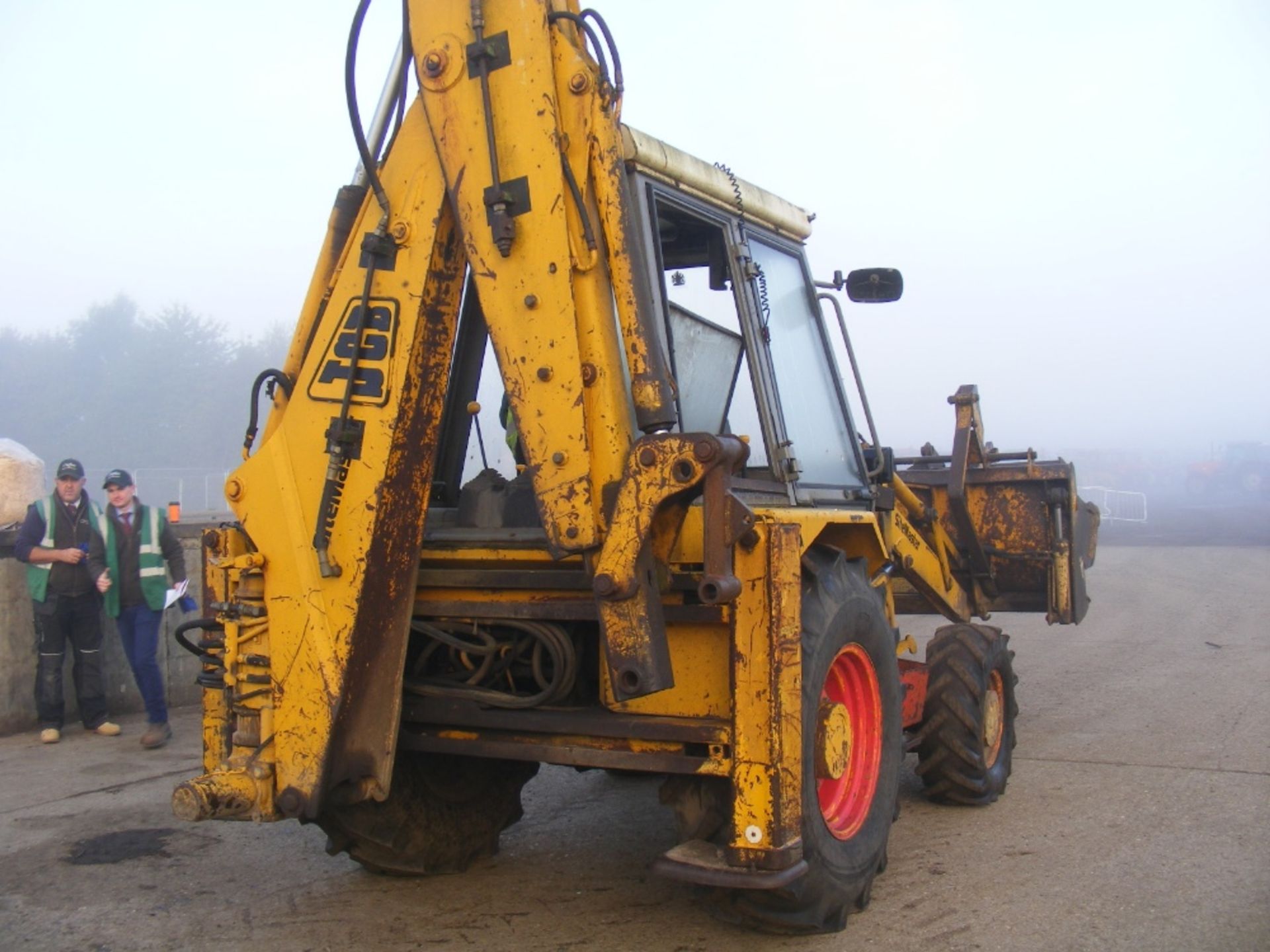 Ford 550 2wd Digger & 3 Buckets Reg. No. PHH 774R - Image 10 of 10