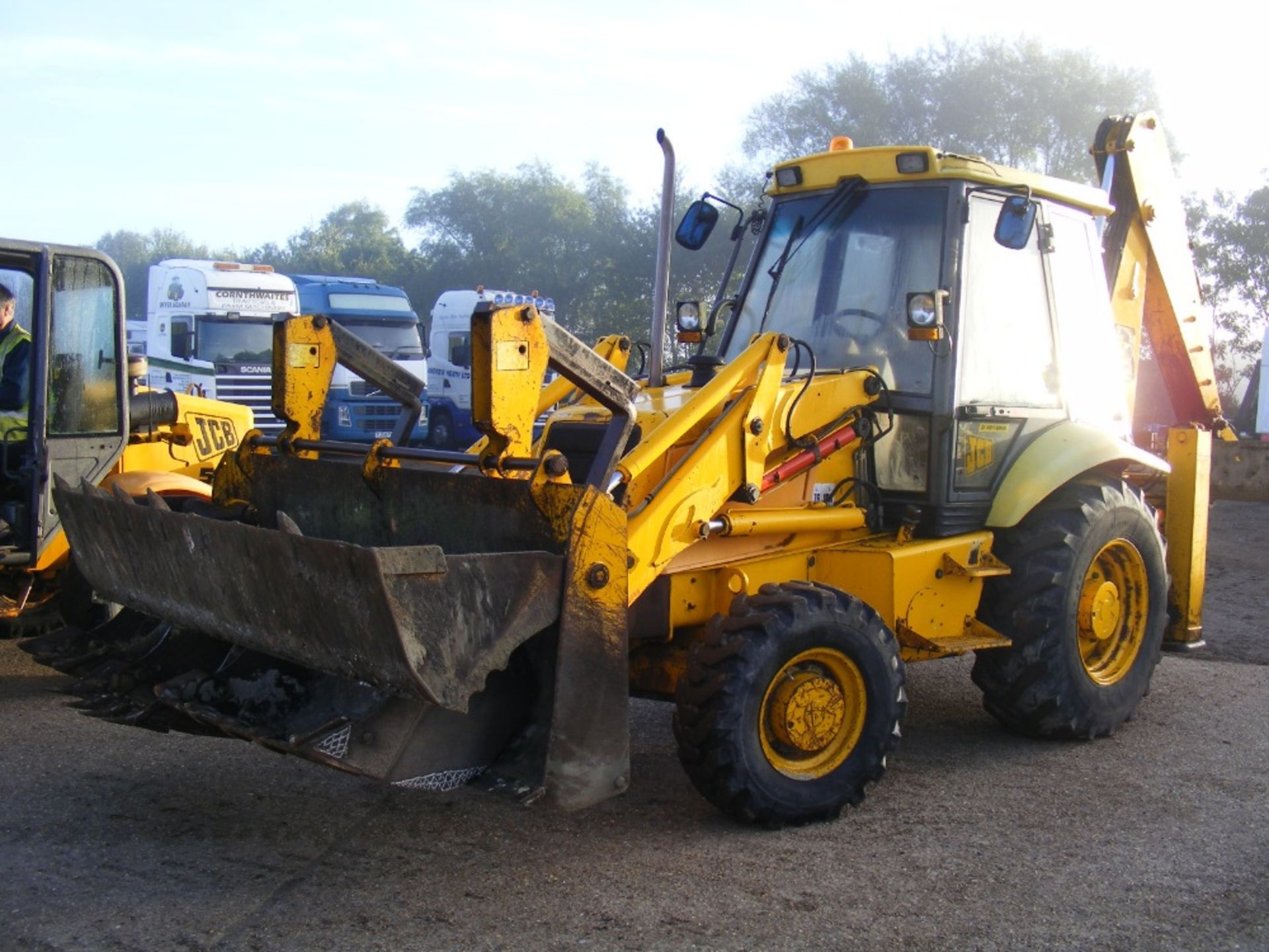 JCB 3CX 4x4 Digger with Side Dash & Manual Gearbox. P Reg