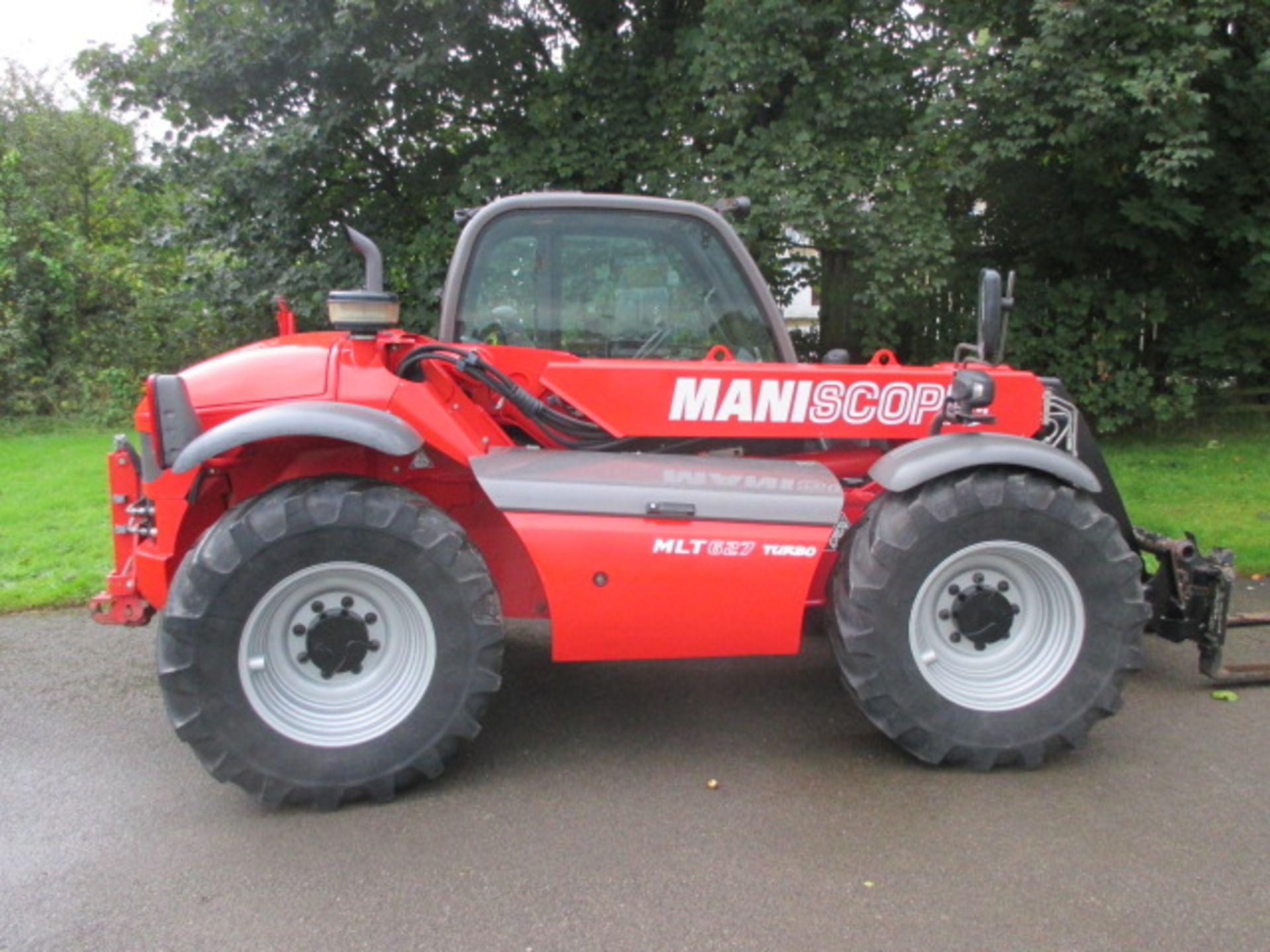 Manitou MLT 627 Agri Spec Telehandler with Pallet Forks & Pick Up Hitch. One Owner from new. - Image 3 of 8