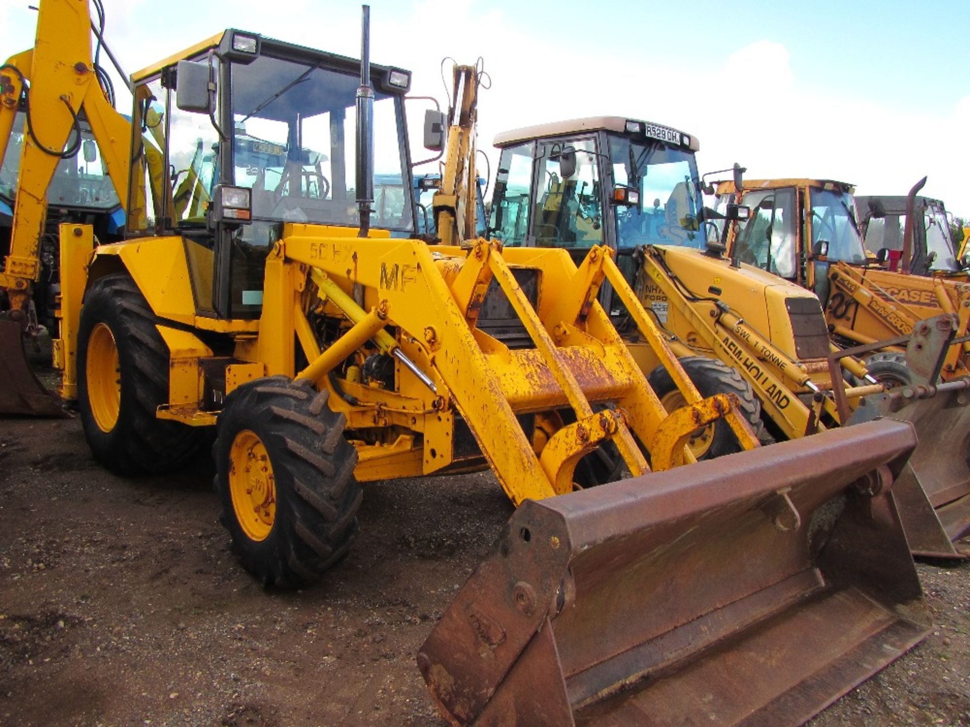 1989 Massey Ferguson 50HX 4wd 4 in 3 Extra Dig Digger Loader Reg. No. F904 FCC - Image 2 of 4