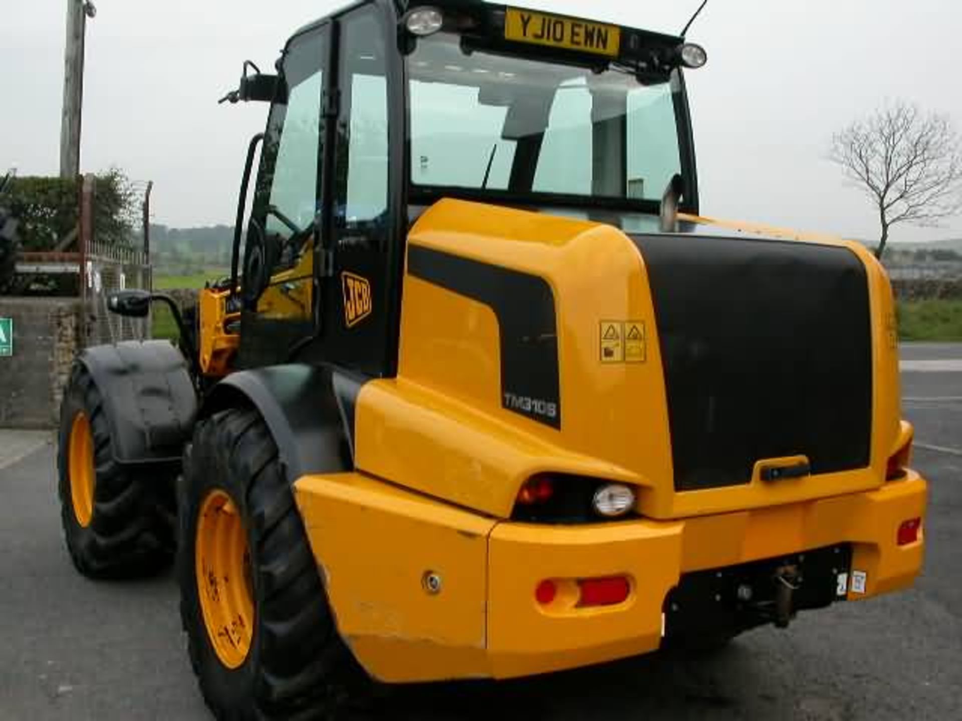 2010 JCB 310s Pivot Steer Loader - Image 3 of 5