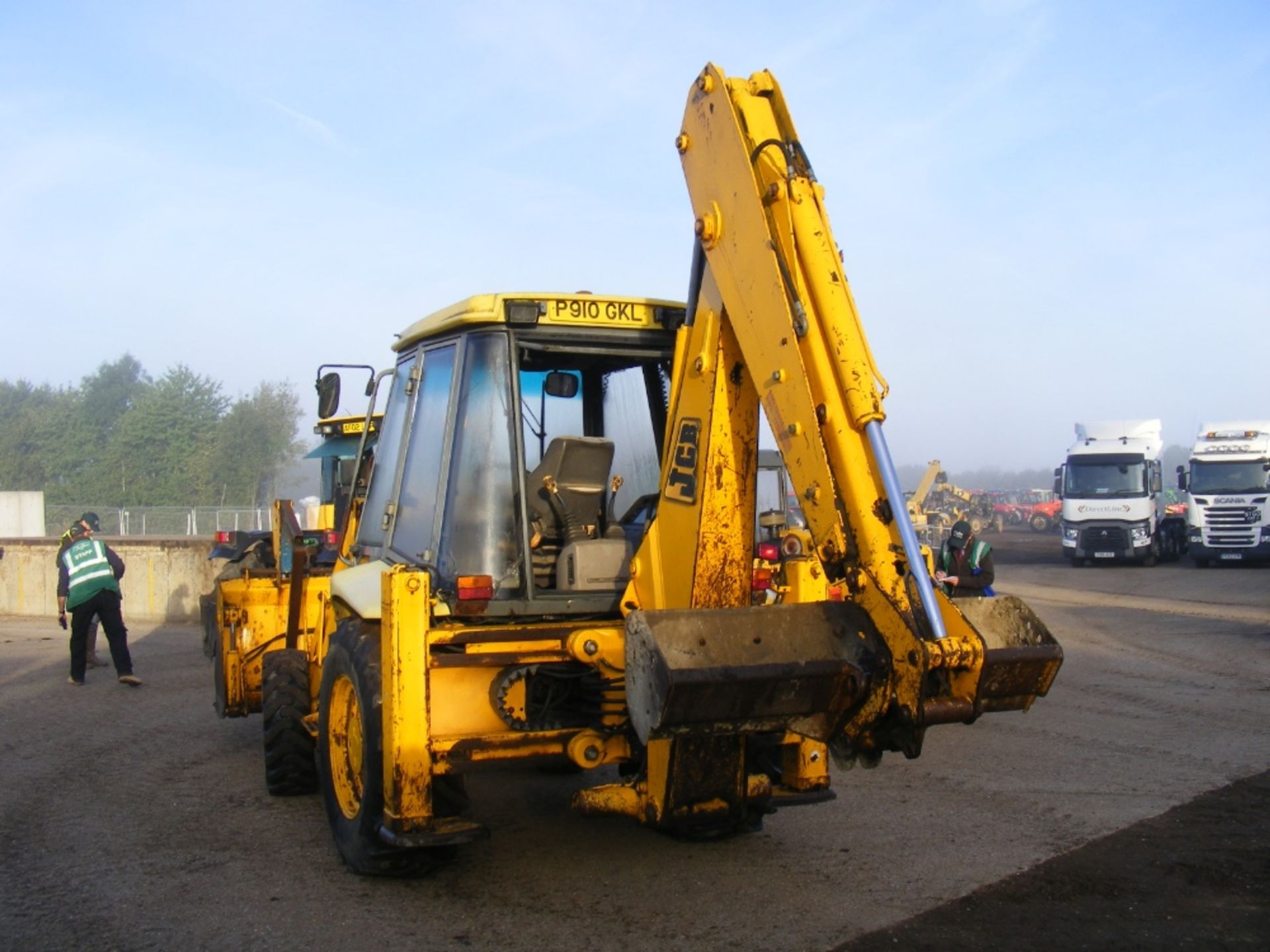 JCB 3CX 4x4 Digger with Side Dash & Manual Gearbox. P Reg - Image 4 of 5