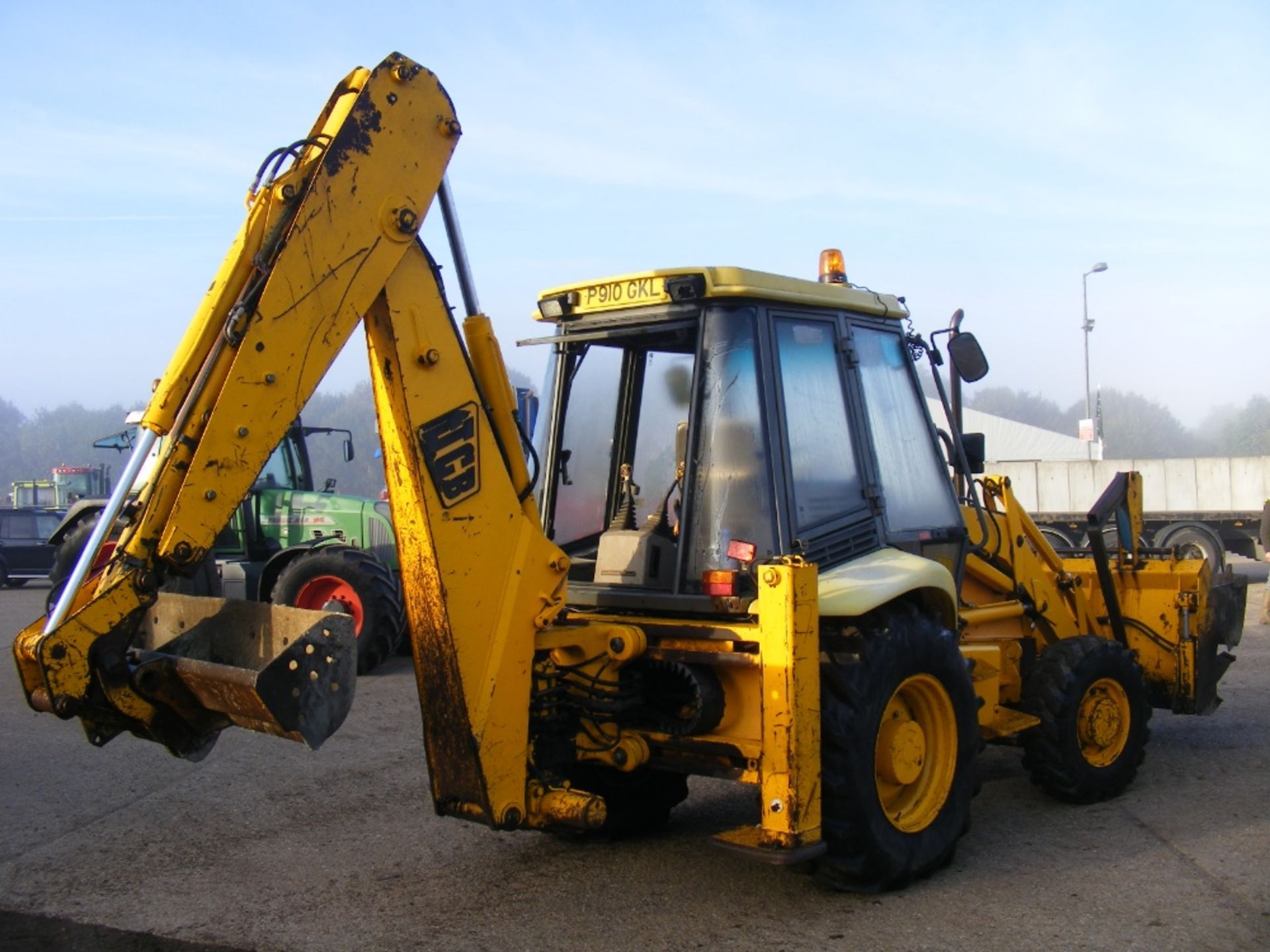 JCB 3CX 4x4 Digger with Side Dash & Manual Gearbox. P Reg - Image 5 of 5