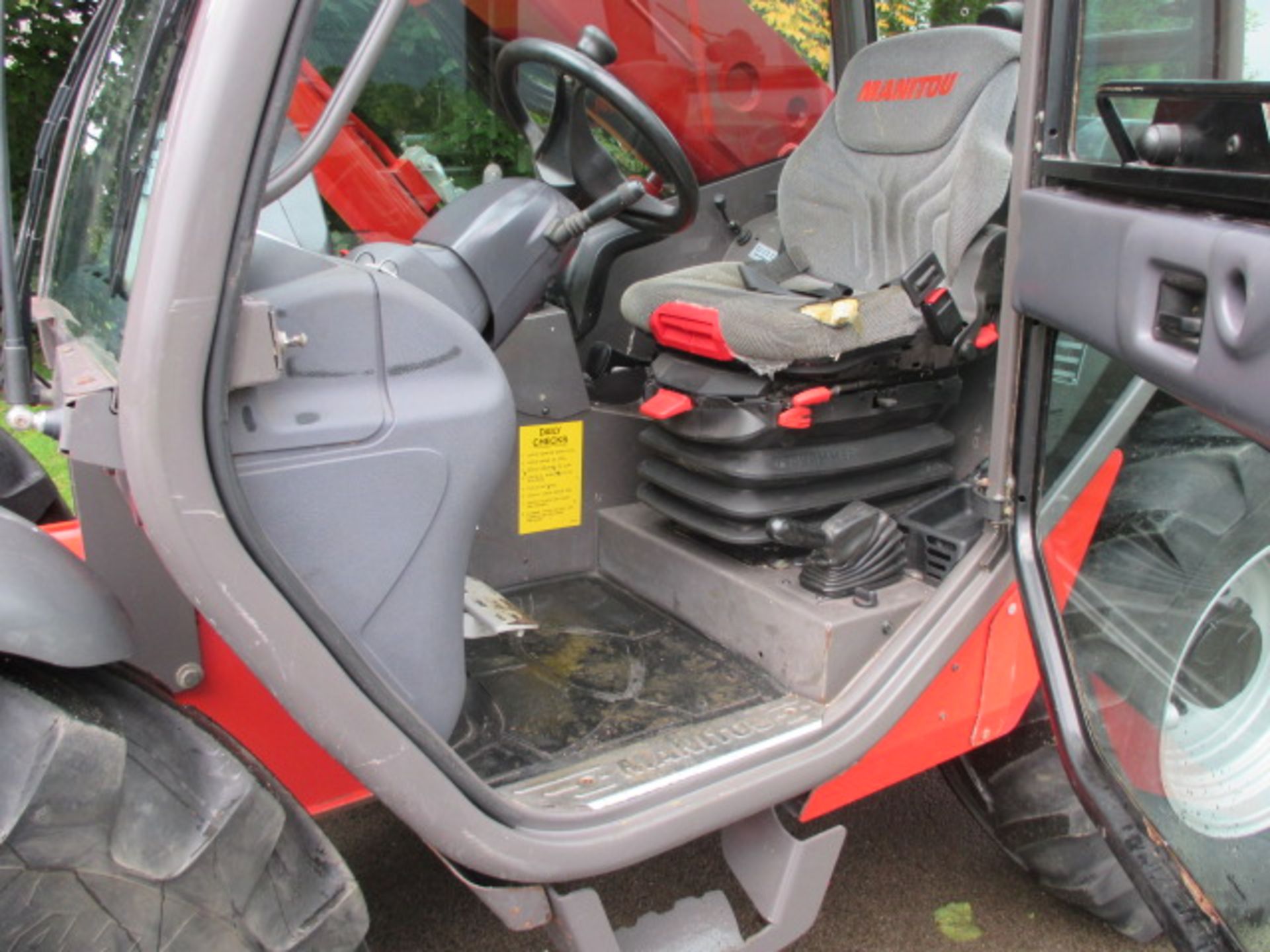 Manitou MLT 627 Agri Spec Telehandler with Pallet Forks & Pick Up Hitch. One Owner from new. - Image 6 of 8