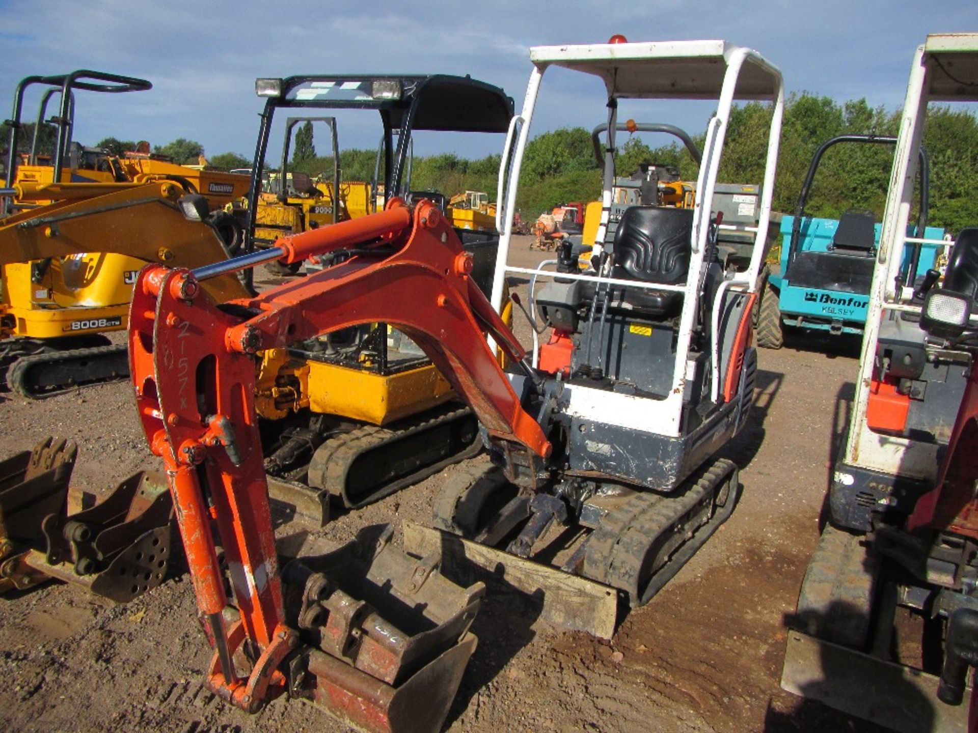 2006 Kubota KX36-3, with 3 Buckets, immobiliser fitted red key will be supplied 3665 Hrs Ser No