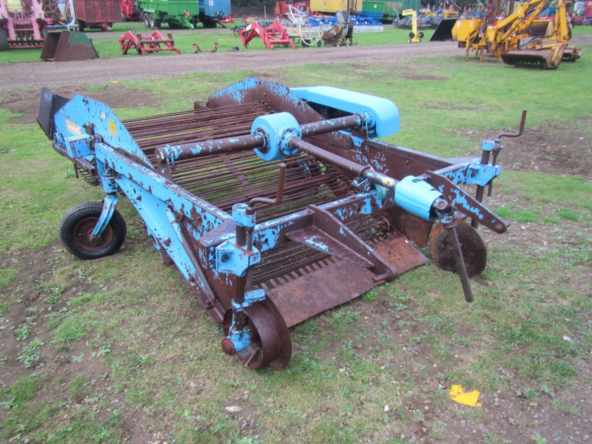 Ransomes 2 Row Hoover - Image 3 of 7