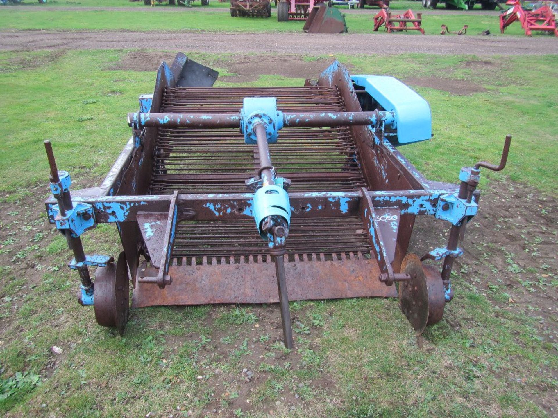 Ransomes 2 Row Hoover - Image 2 of 7
