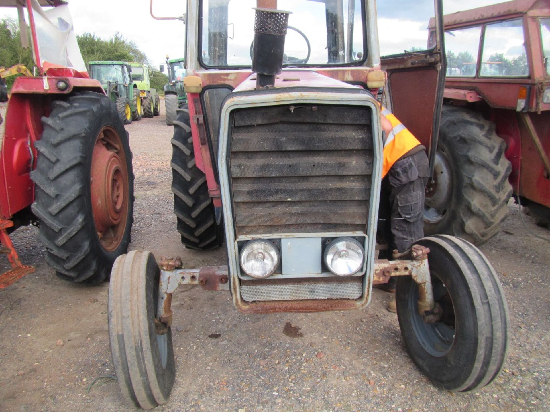 Massey Ferguson 590 Tractor - Image 3 of 7