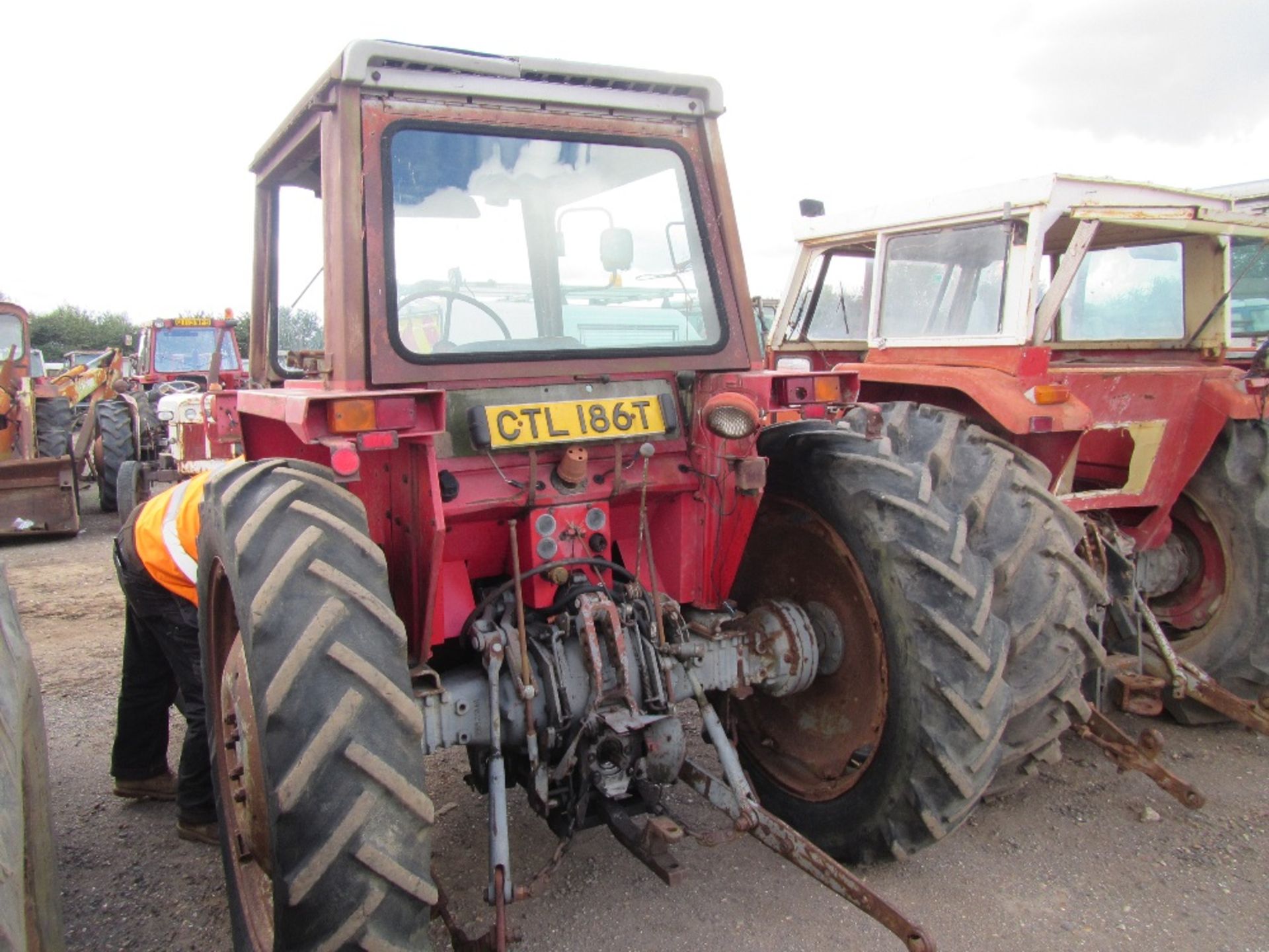 Massey Ferguson 565 Tractor - Image 6 of 7