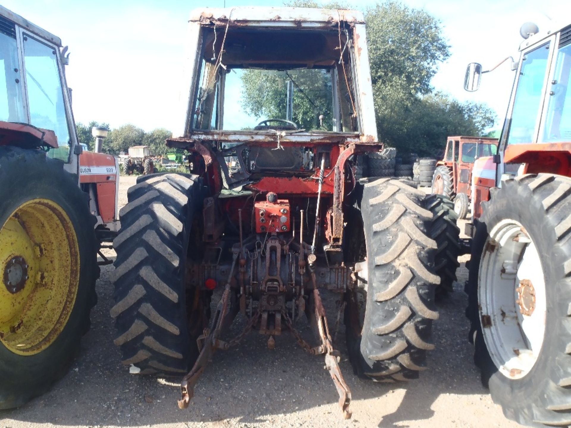 Massey Ferguson 690 Tractor Ser. No. 701117 - Image 3 of 7