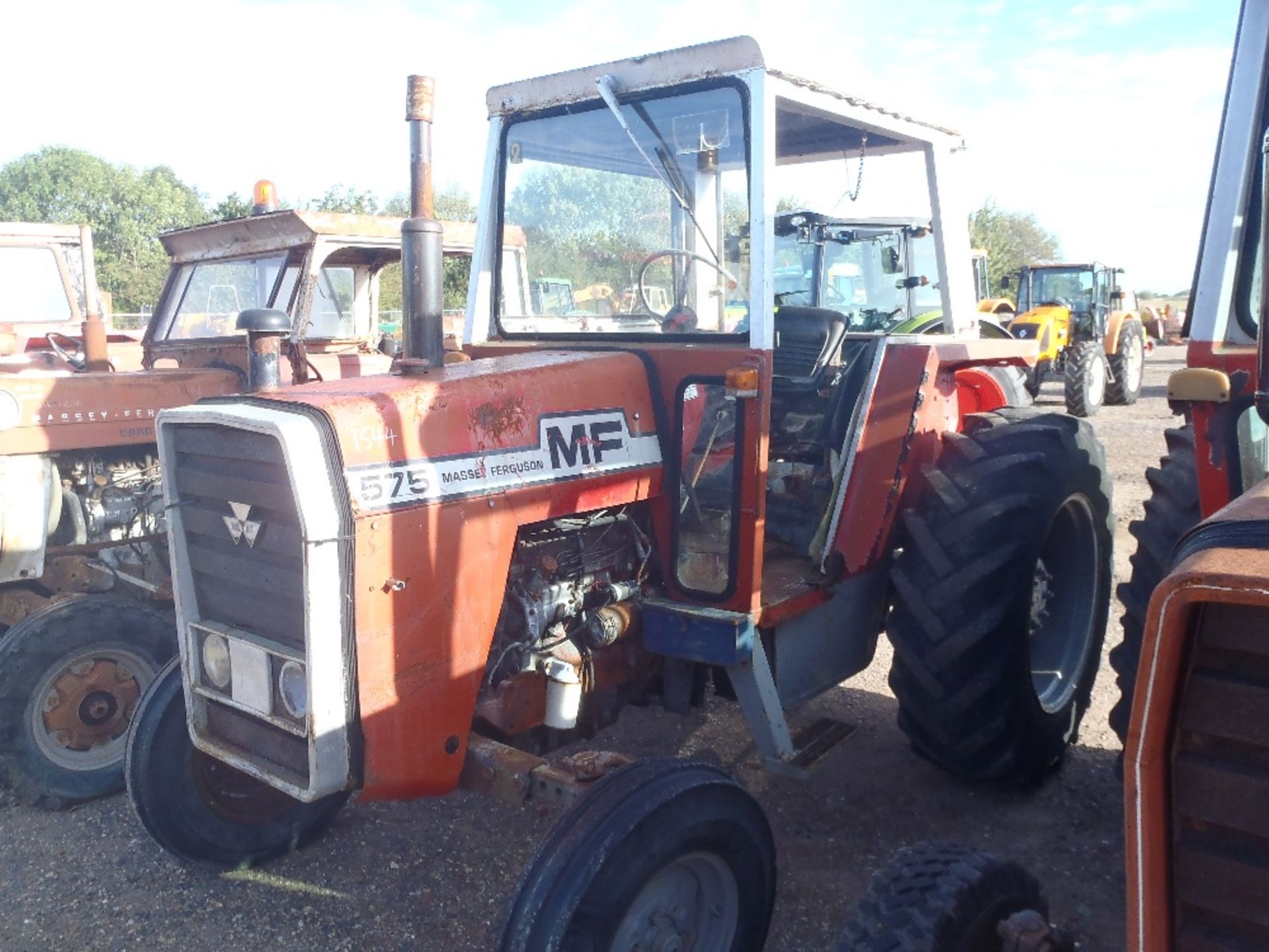 Massey Ferguson 575 Tractor. 3 Gear Stick Ser No 266709