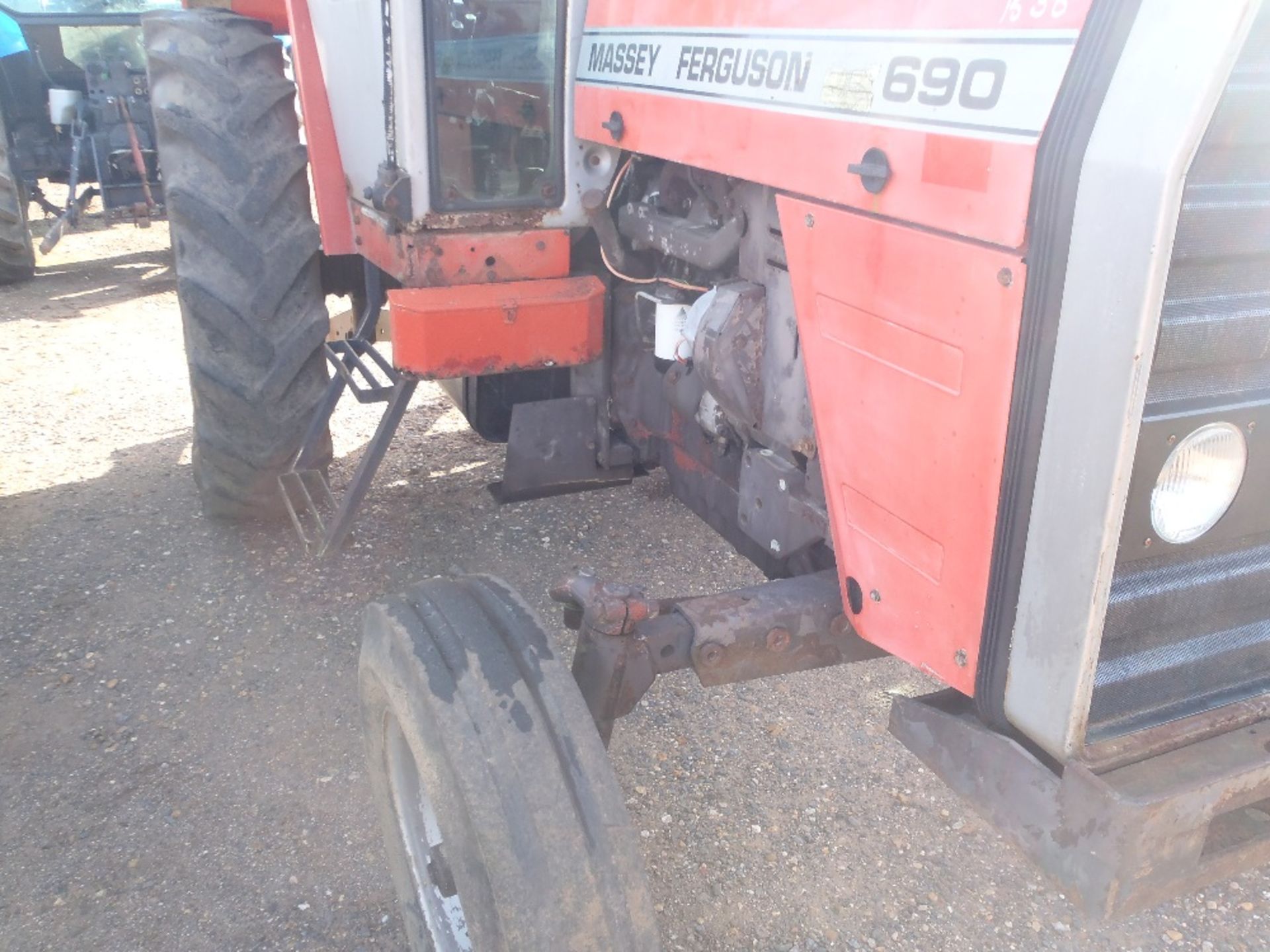 Massey Ferguson 690 2wd Tractor Reg. No. A982 0EW Ser No K153046 - Image 5 of 7