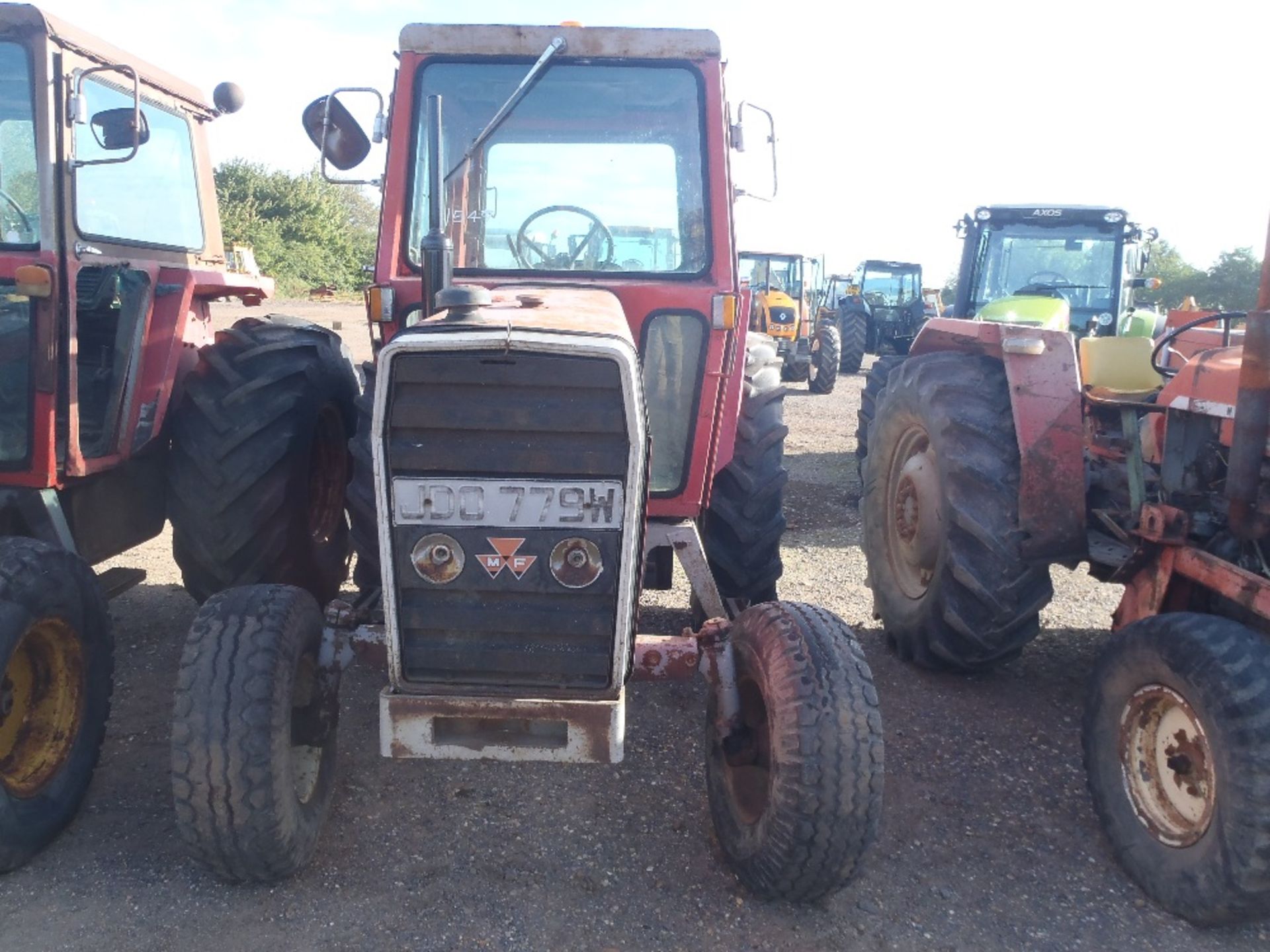 Massey Ferguson 590 2wd Tractor Reg. No. JDO 779W Se No 381637 - Image 2 of 8