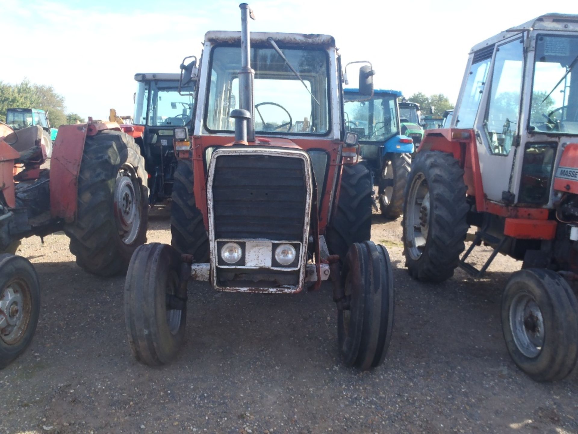 Massey Ferguson 565 2wd Tractor Reg. No. HYA 82T Ser No 655786 - Image 2 of 8
