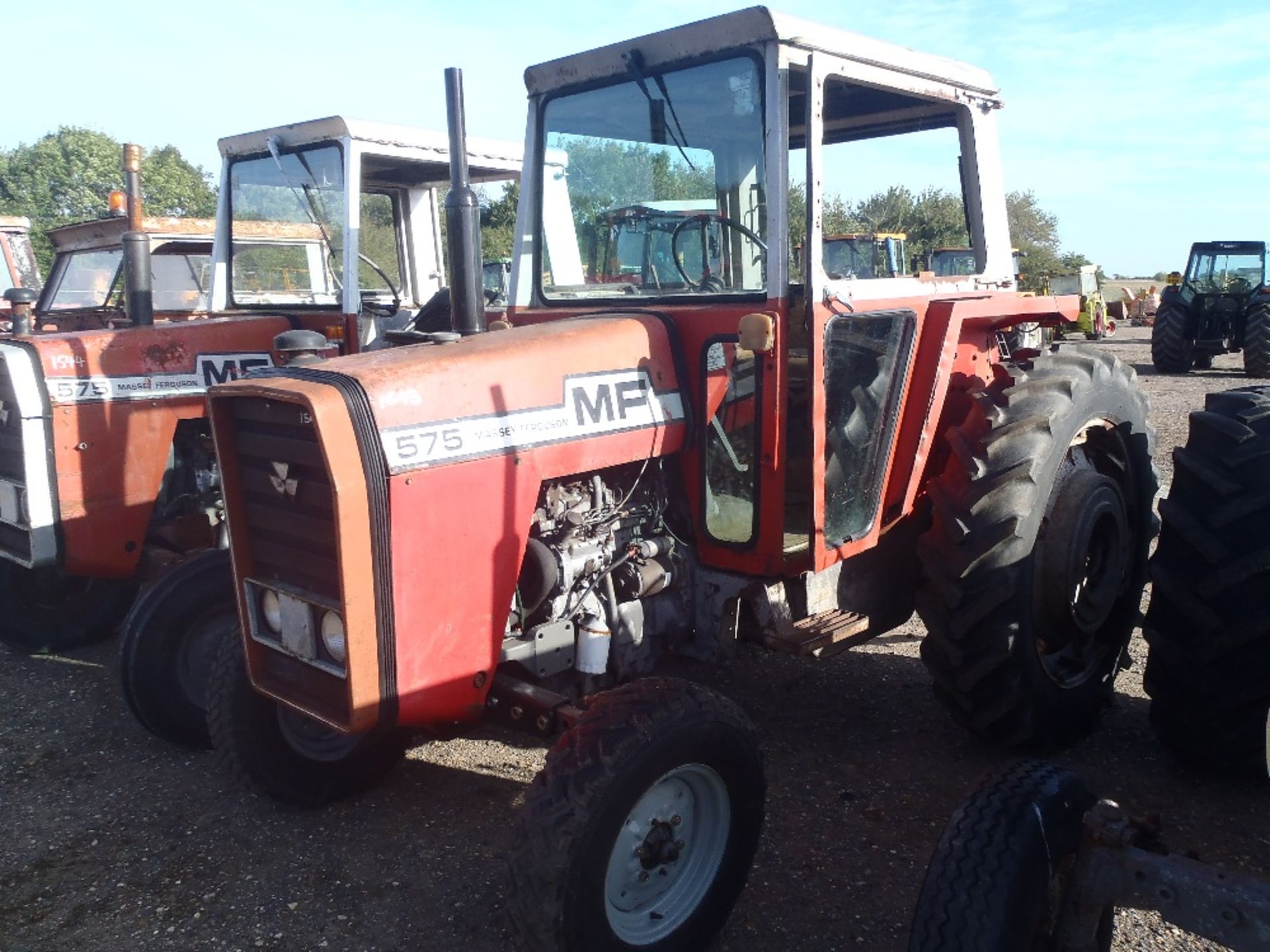 Massey Ferguson 575 2wd Tractor Reg No FRC 428V Ser No Z256054