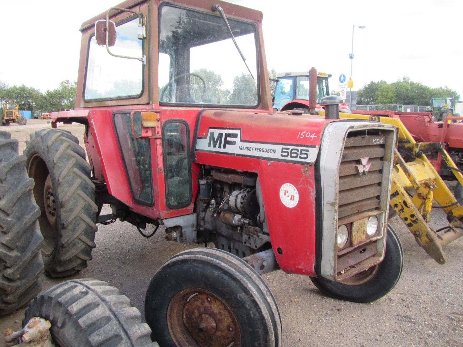 Massey Ferguson 565 Tractor - Image 2 of 7