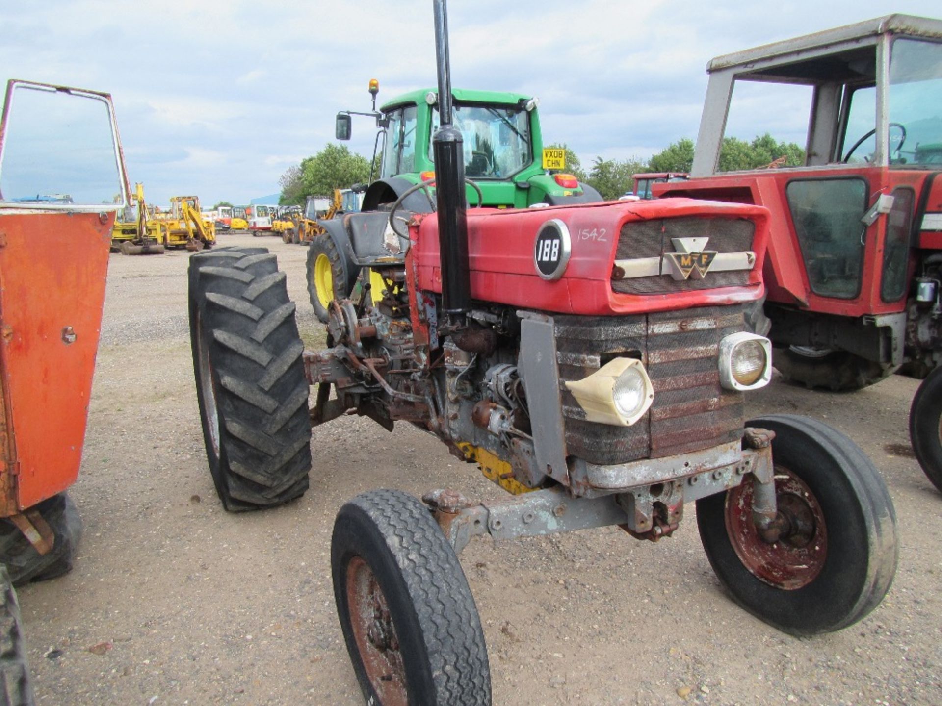Massey Ferguson 188 Tractor with 4 Bolt Pump Ser. No. 359351 - Image 3 of 5