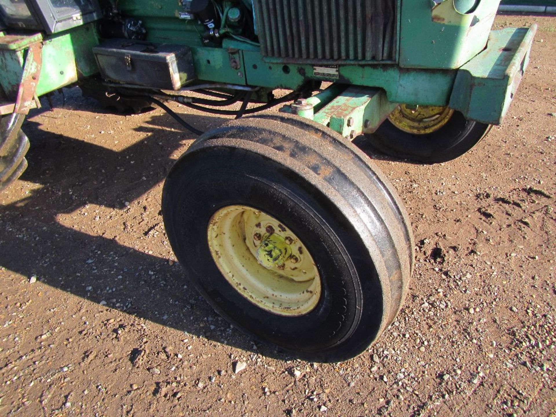 John Deere 3040 2wd Tractor with OPU Cab Reg. No. TFM 461V Ser No 364600 UNRESERVED LOT - Image 4 of 16