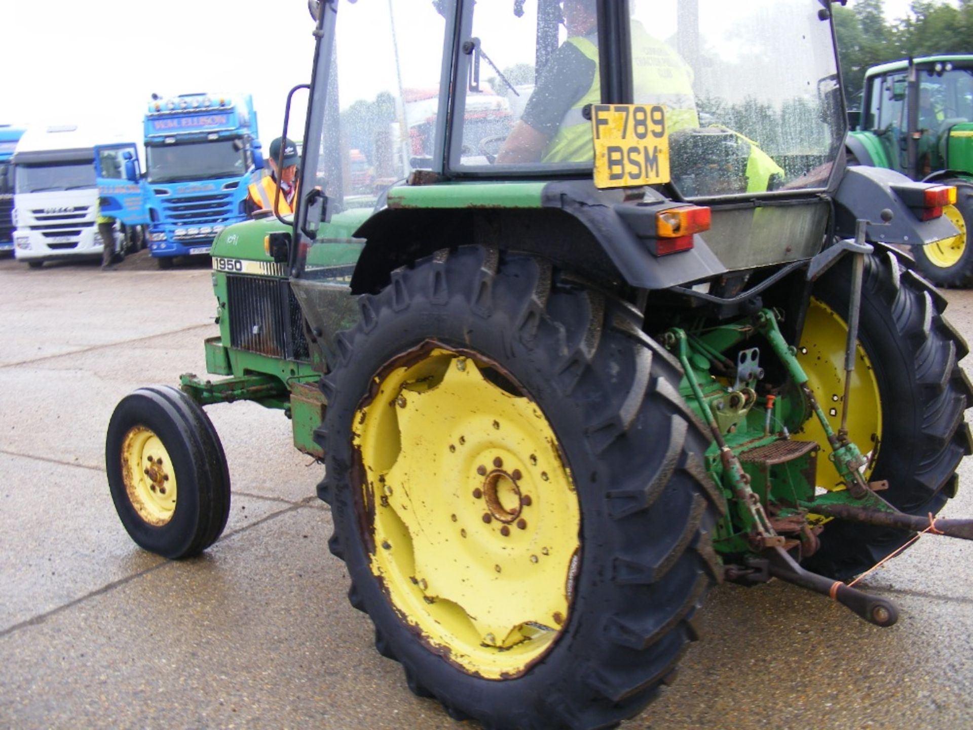 1989 John Deere 1950 2wd Tractor Reg. No. A122 VFE Ser. No. 495017 - Image 5 of 7