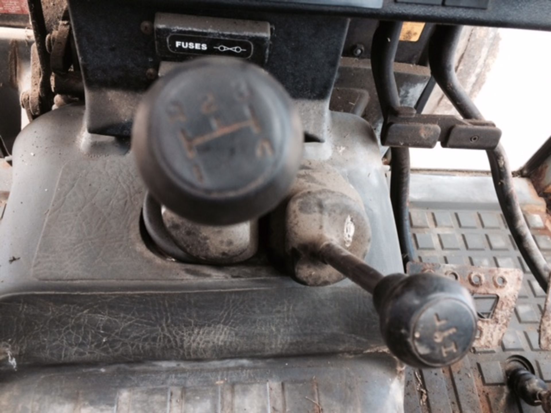 Massey Ferguson 362H Tractor with Manual Gearbox - Image 7 of 8