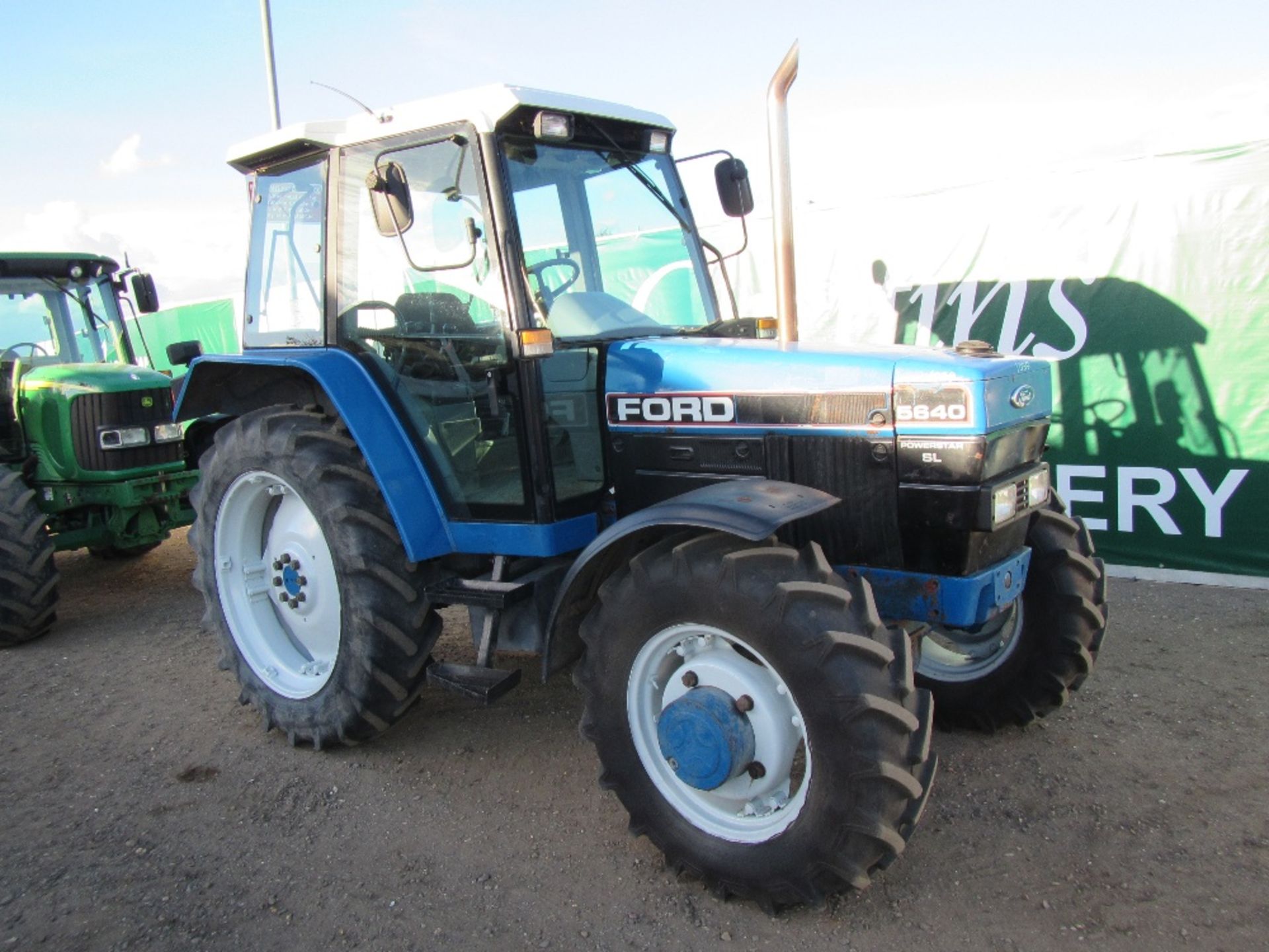 Ford 5640SL 4wd Tractor Ser. No. BD71079 - Image 3 of 17