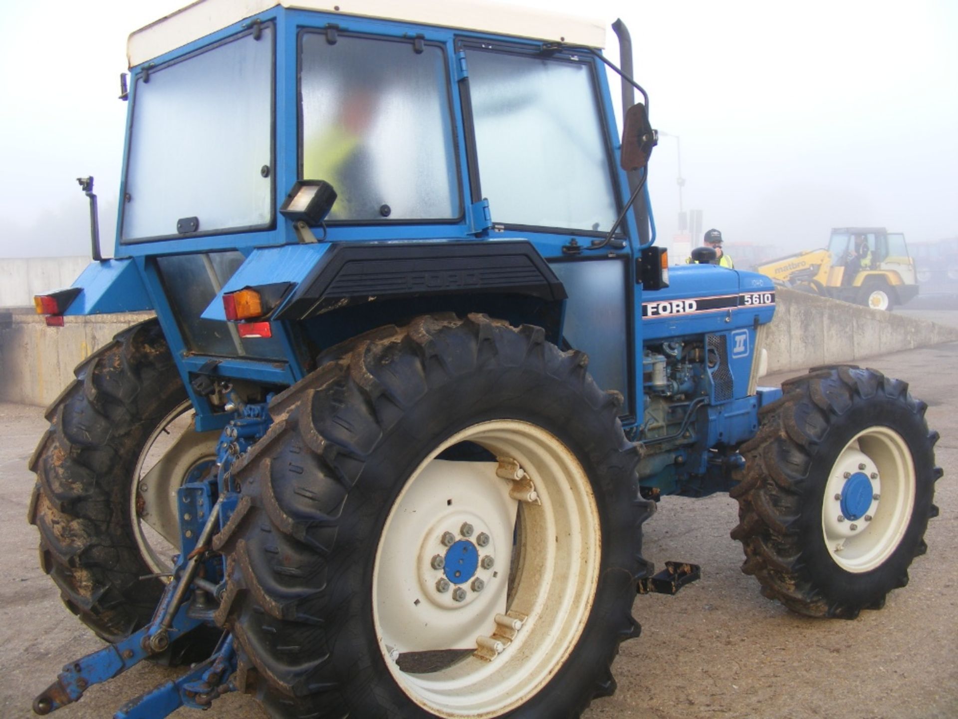 Ford 5610 Force II 4wd Tractor with AP Cab - Image 5 of 6