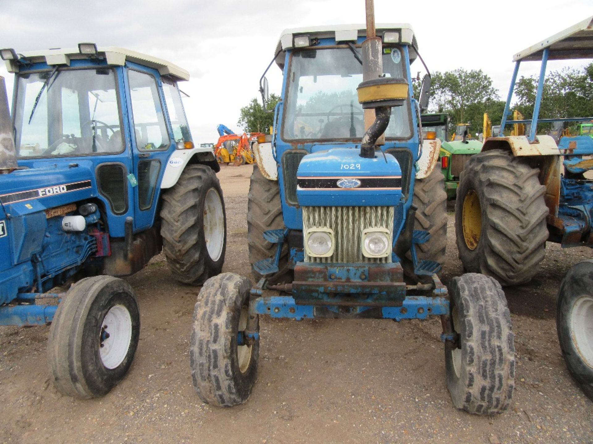 Ford 7810 2wd Tractor Spanish Reg. Docs. will be supplied. Ser. No. 03611009 - Image 2 of 10