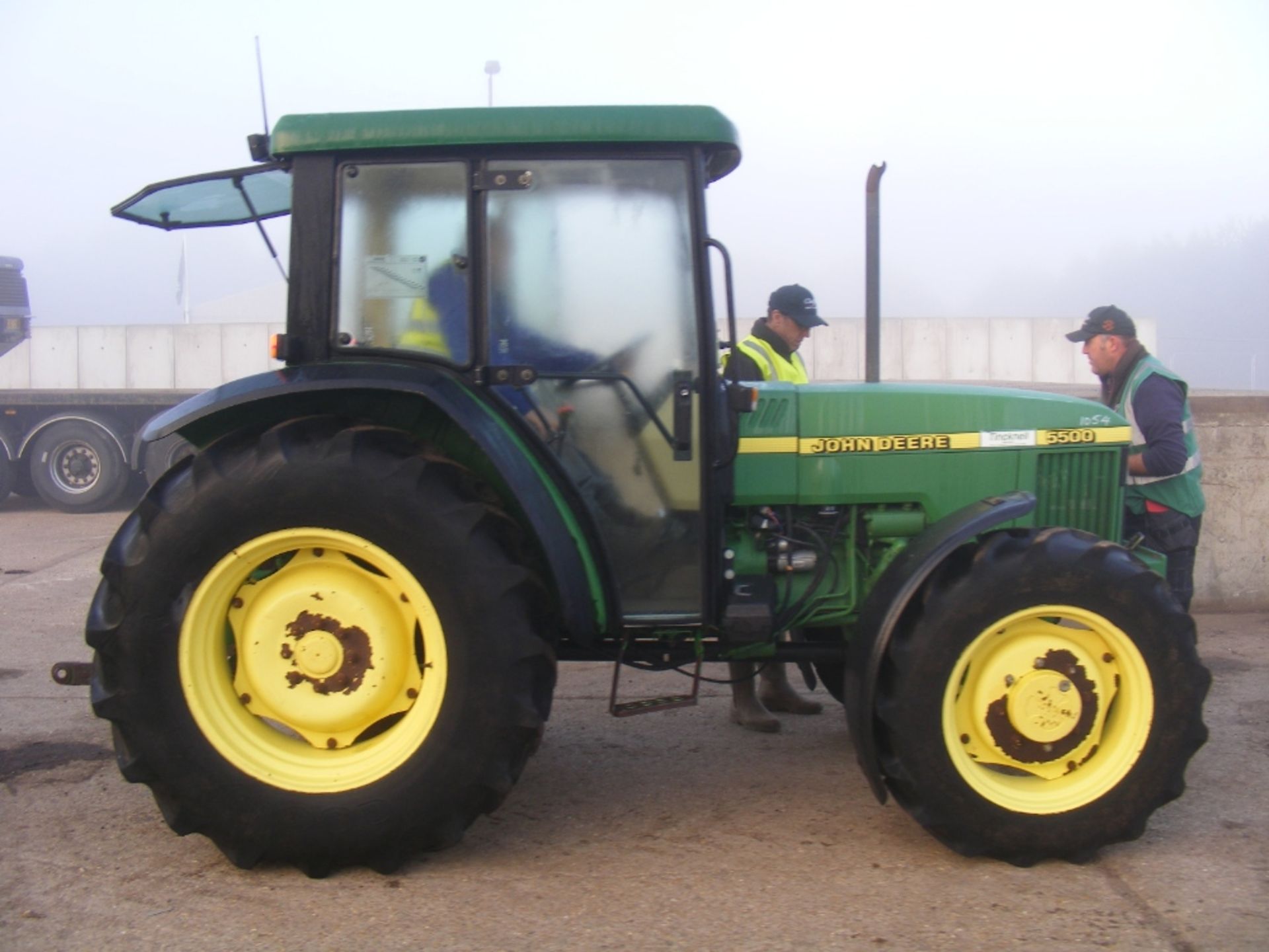 John Deere 5500 4wd Tractor 3000 Hrs Reg. No. Y462 NYD - Image 4 of 5