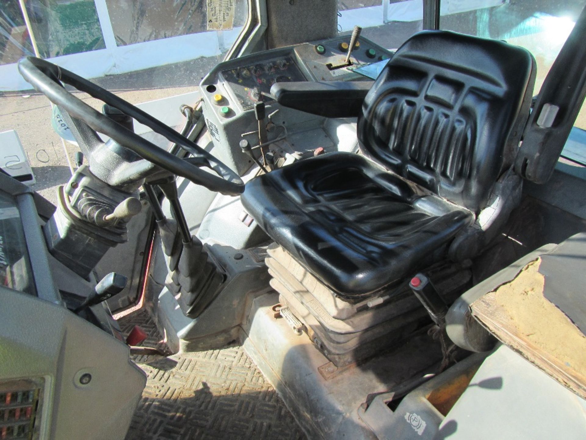 Massey Ferguson 3690 Tractor Ser No S199107 - Image 12 of 17