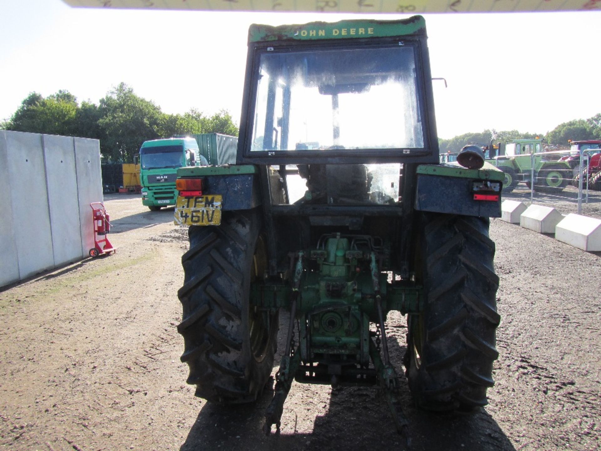 John Deere 3040 2wd Tractor with OPU Cab Reg. No. TFM 461V Ser No 364600 UNRESERVED LOT - Image 6 of 16