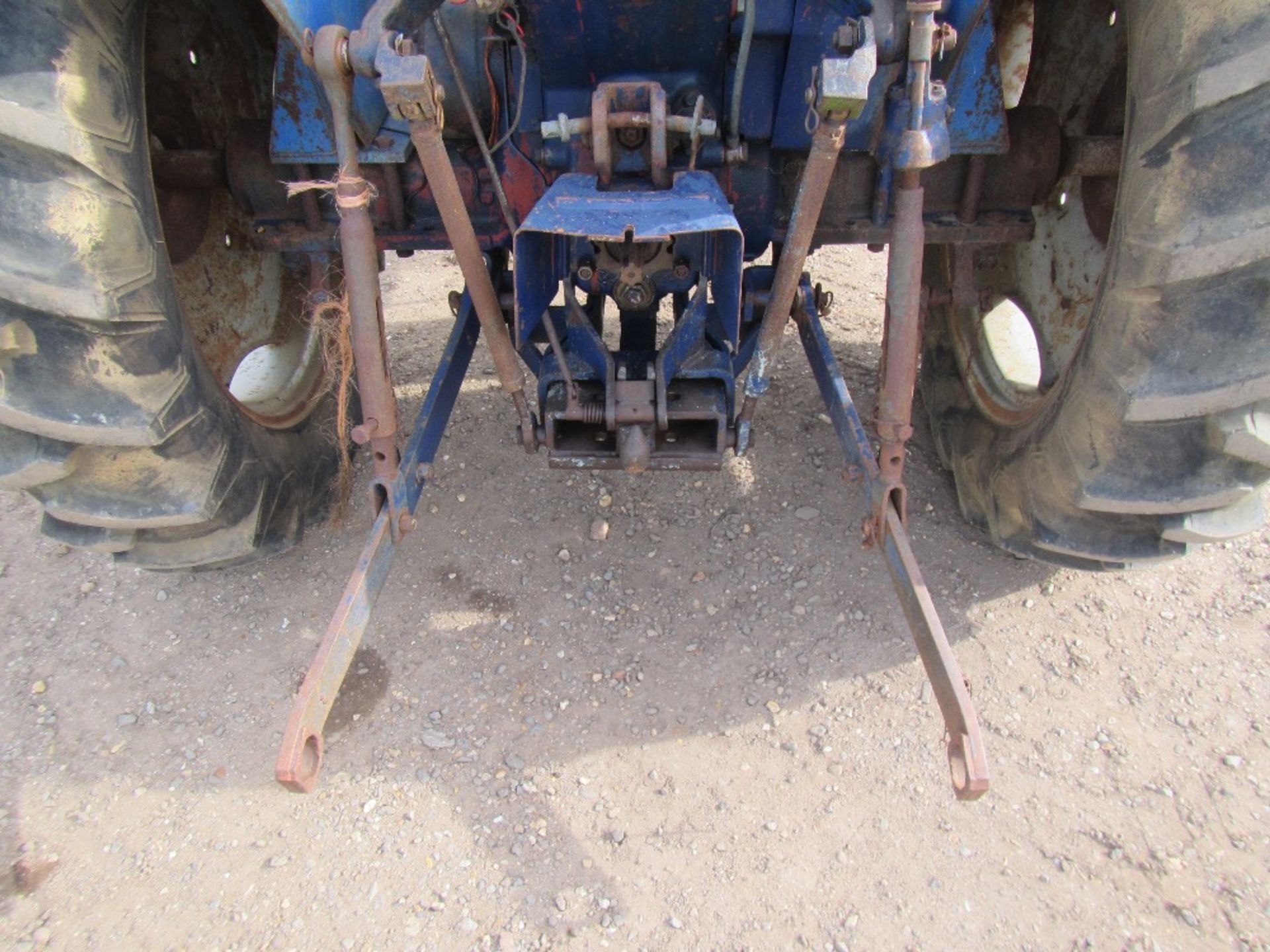 Leyland 384 2wd Tractor with Weights Reg No TJL 962K Ser No 301729 UNRESERVED LOT - Image 7 of 16