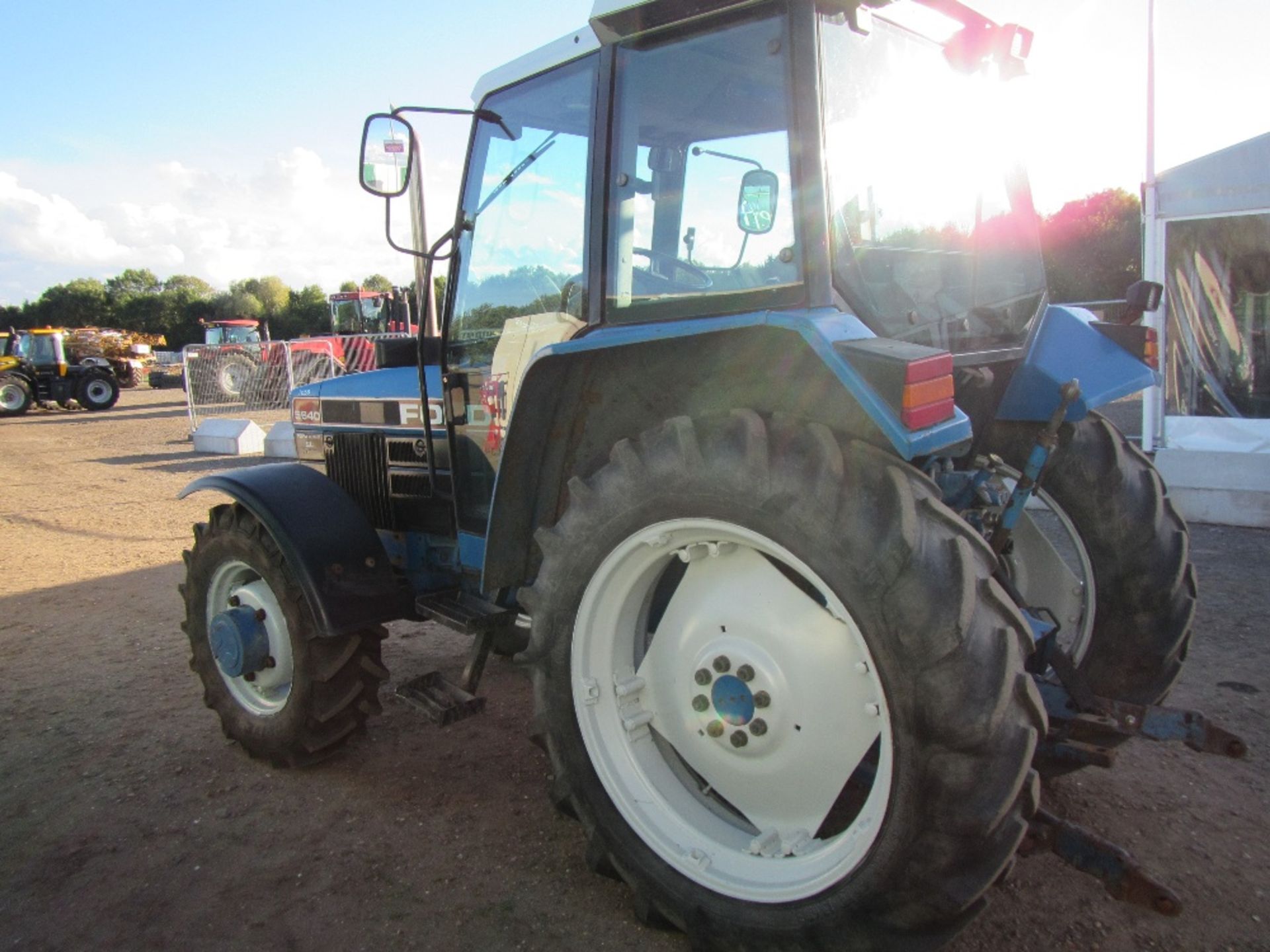 Ford 5640SL 4wd Tractor Ser. No. BD71079 - Image 9 of 17
