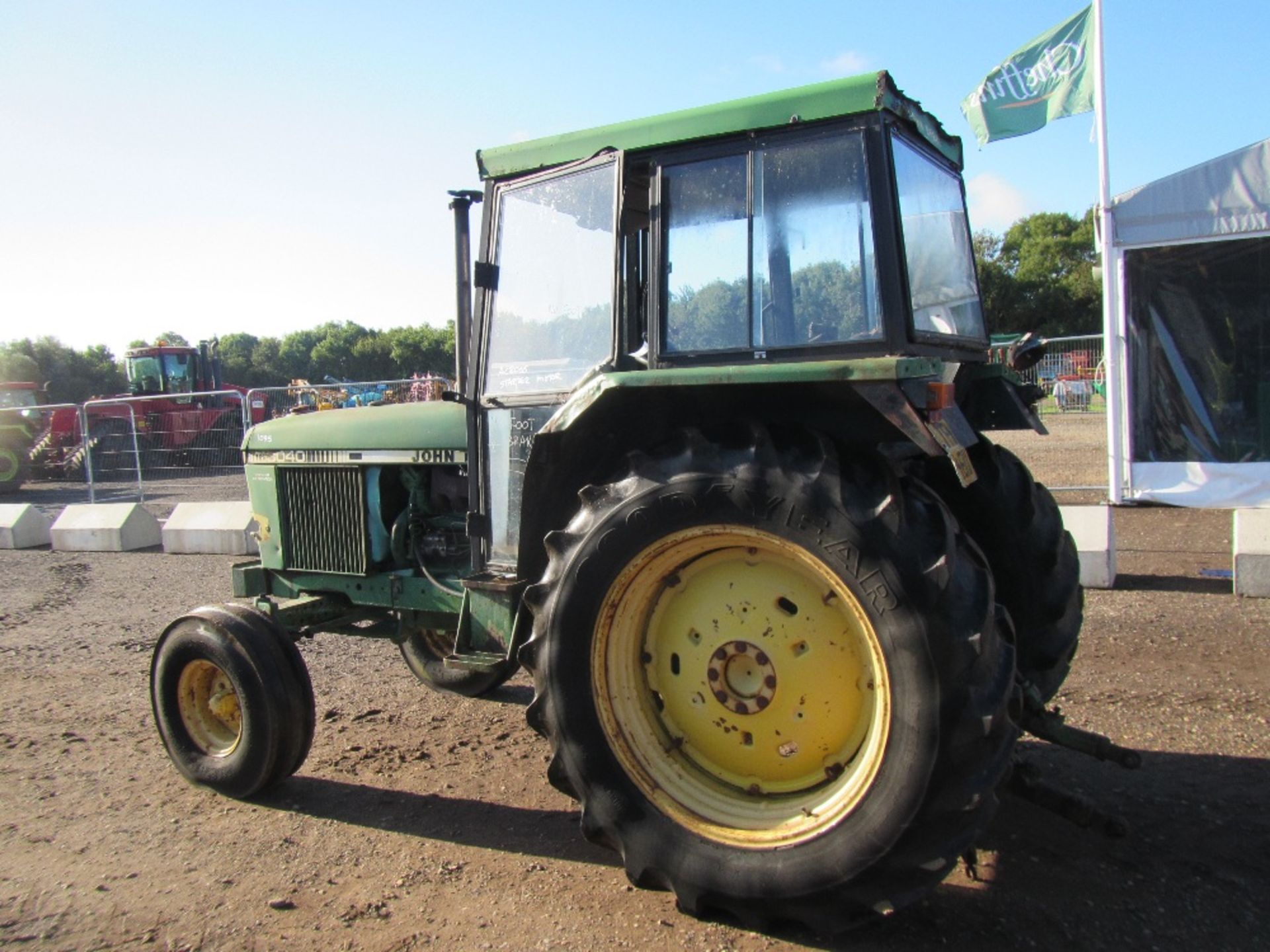 John Deere 3040 2wd Tractor with OPU Cab Reg. No. TFM 461V Ser No 364600 UNRESERVED LOT - Image 9 of 16