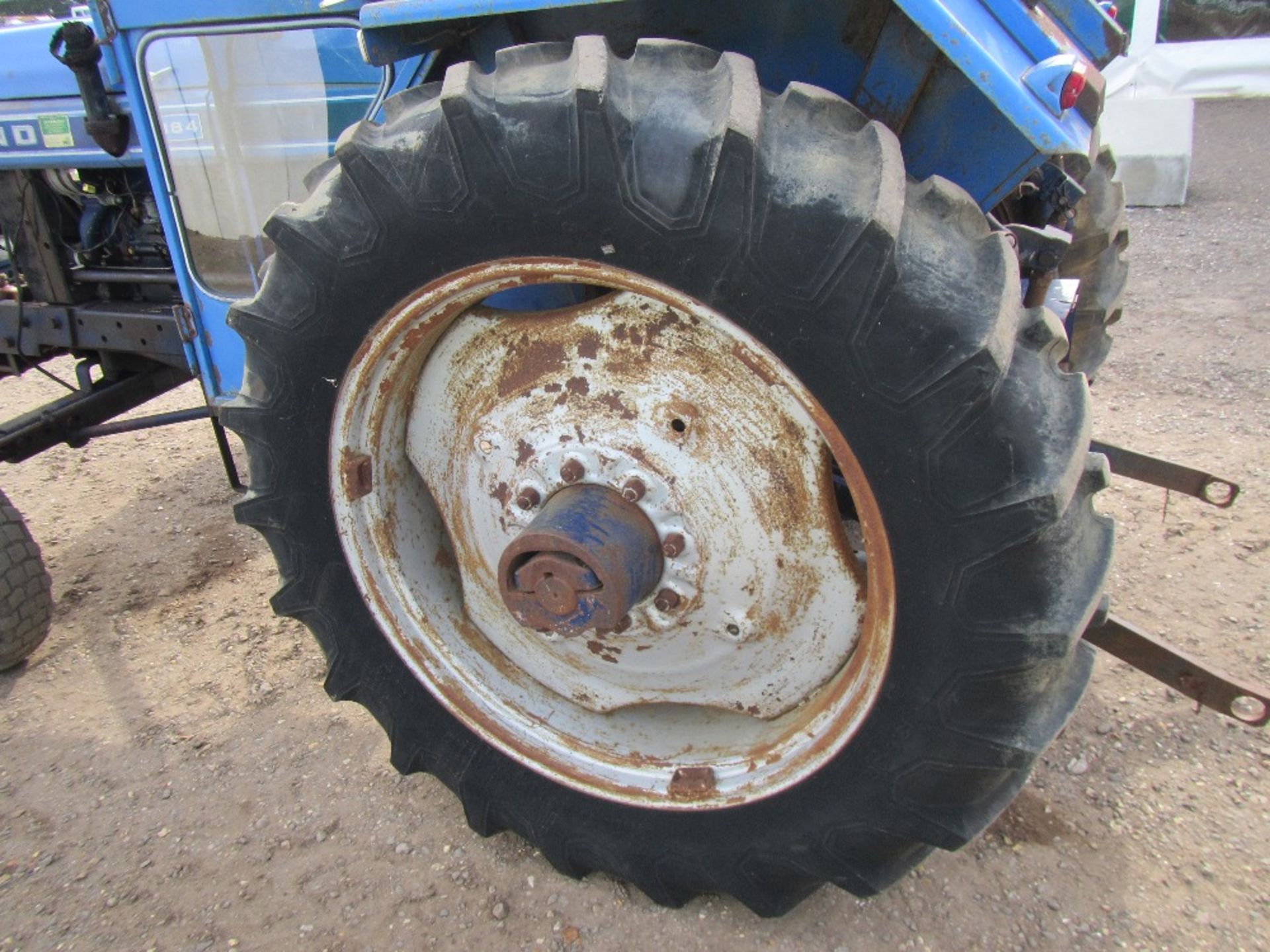 Leyland 384 2wd Tractor with Weights Reg No TJL 962K Ser No 301729 UNRESERVED LOT - Image 10 of 16
