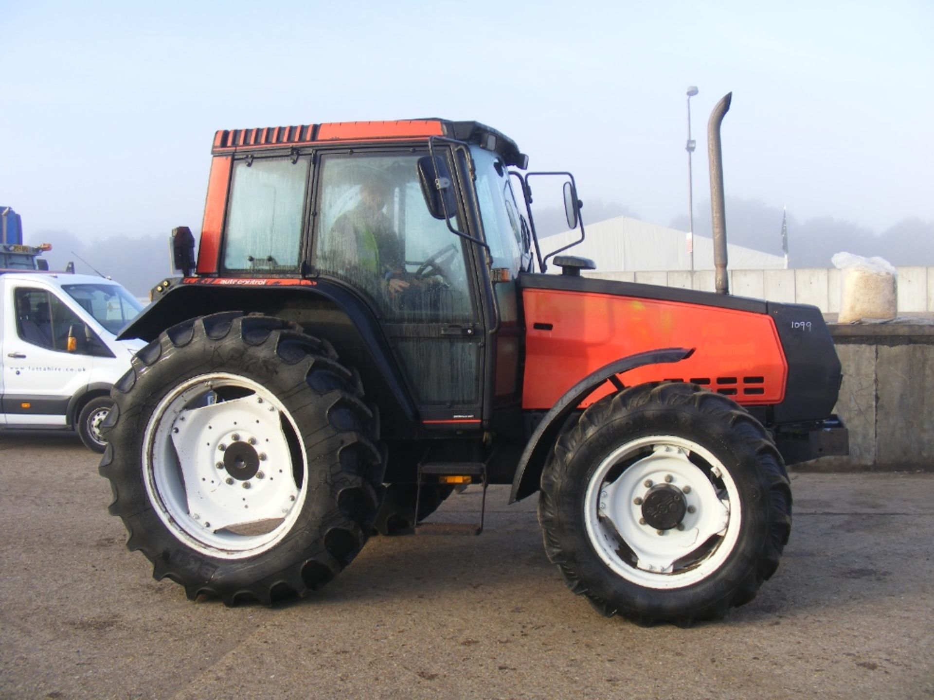 Valtra Valmet 6800 Tractor R Reg - Image 4 of 5