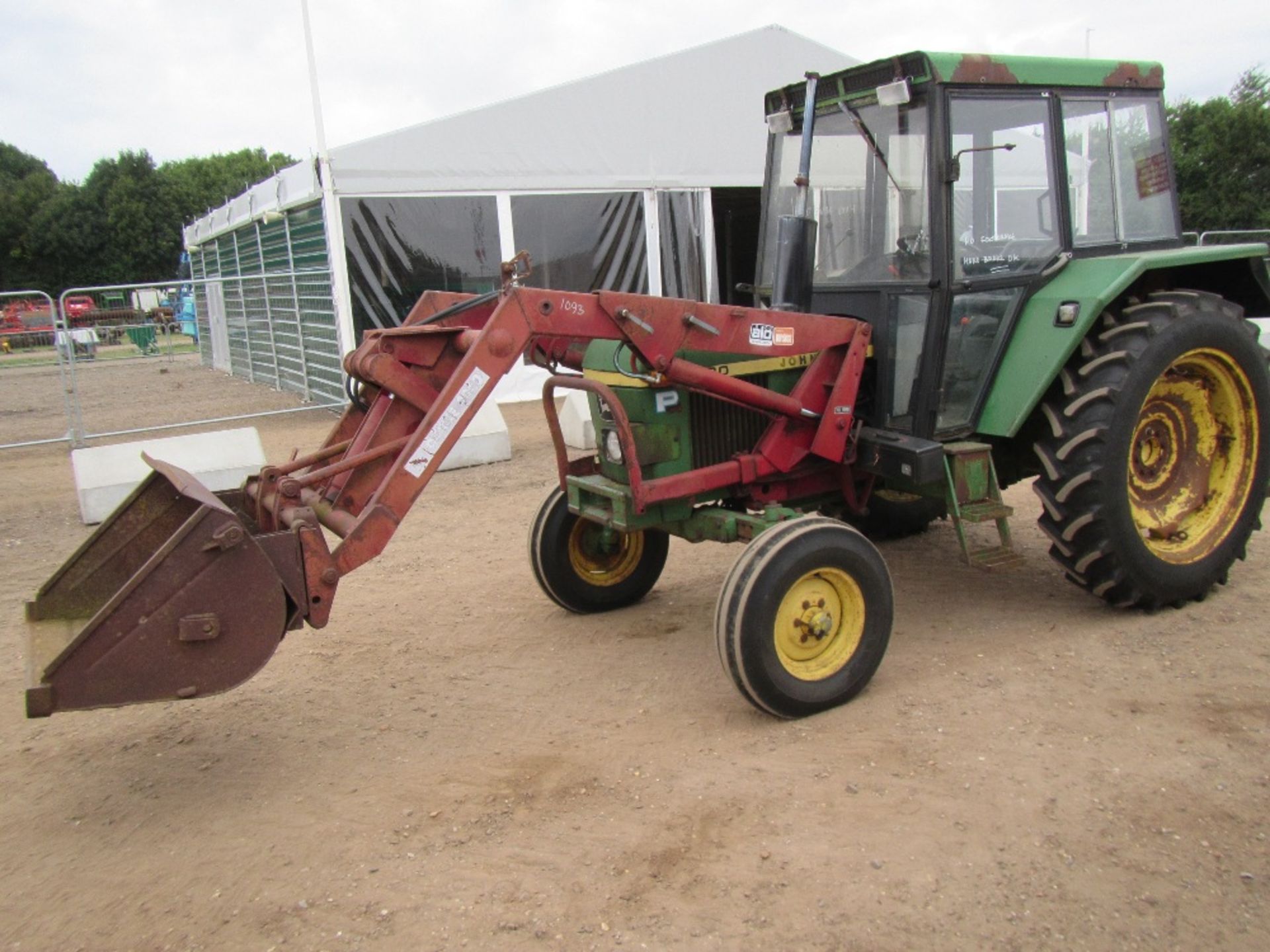 John Deere 3040 4wd Tractor. Subject to TOTAL LOSS INSURANCE CLAIM Reg. No. A122 VFE