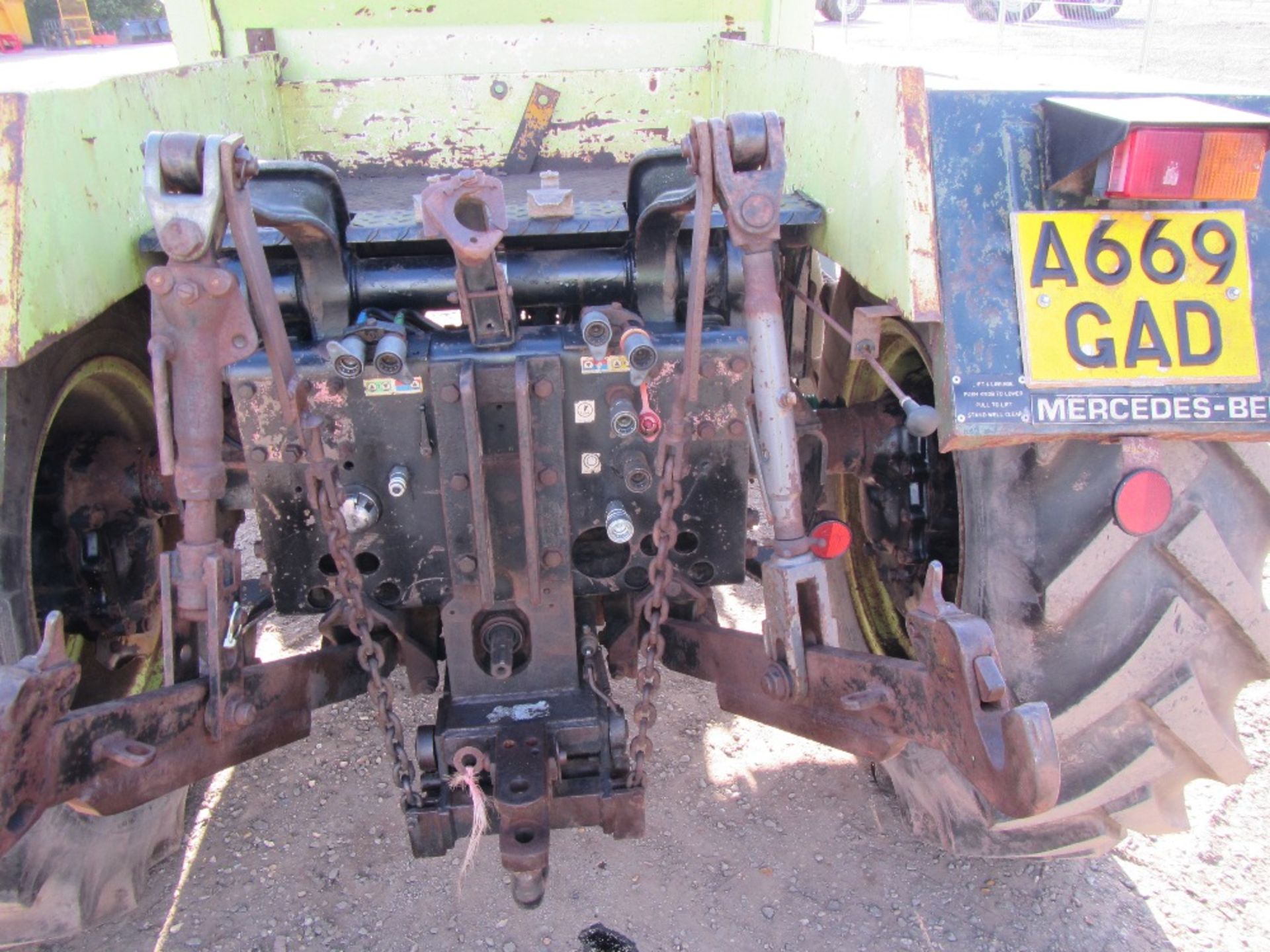 MB Trac 1000 with Cummins Engine, PTO Linkage, PUH, 16.9-26 Tyres Reg. No. A669 GAD Ser No - Image 7 of 16