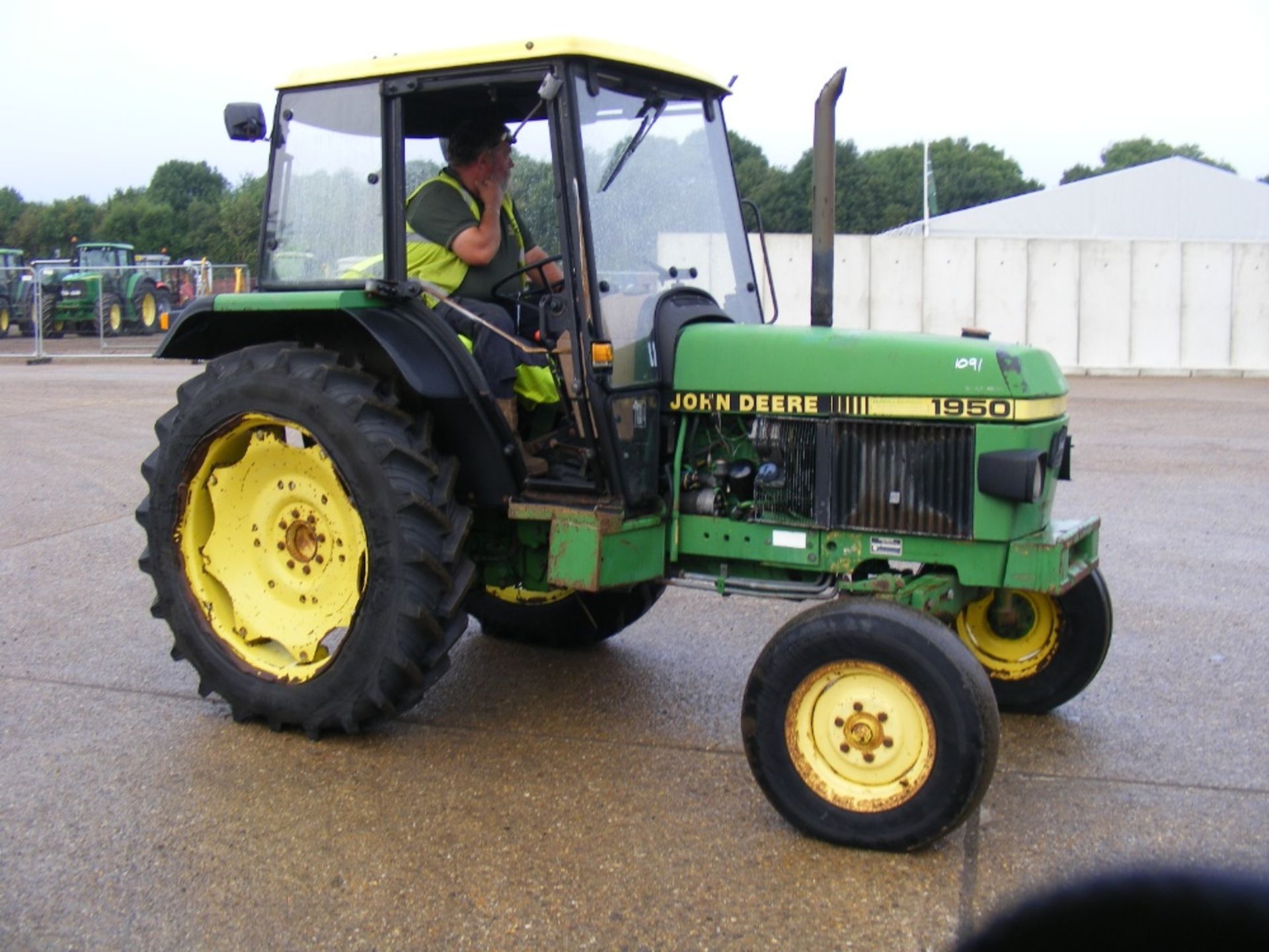 1989 John Deere 1950 2wd Tractor Reg. No. A122 VFE Ser. No. 495017 - Image 3 of 7