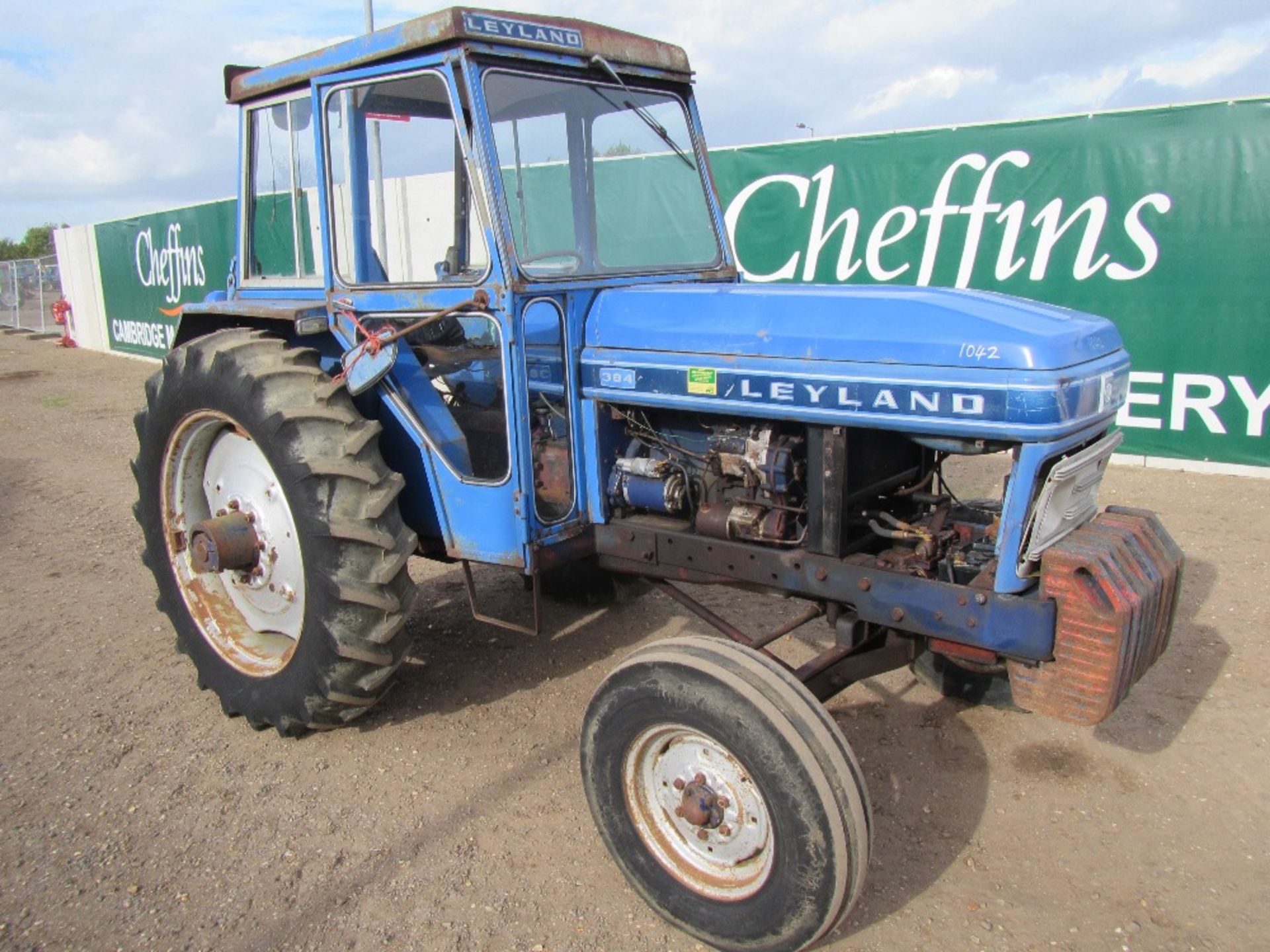 Leyland 384 2wd Tractor with Weights Reg No TJL 962K Ser No 301729 UNRESERVED LOT - Image 3 of 16