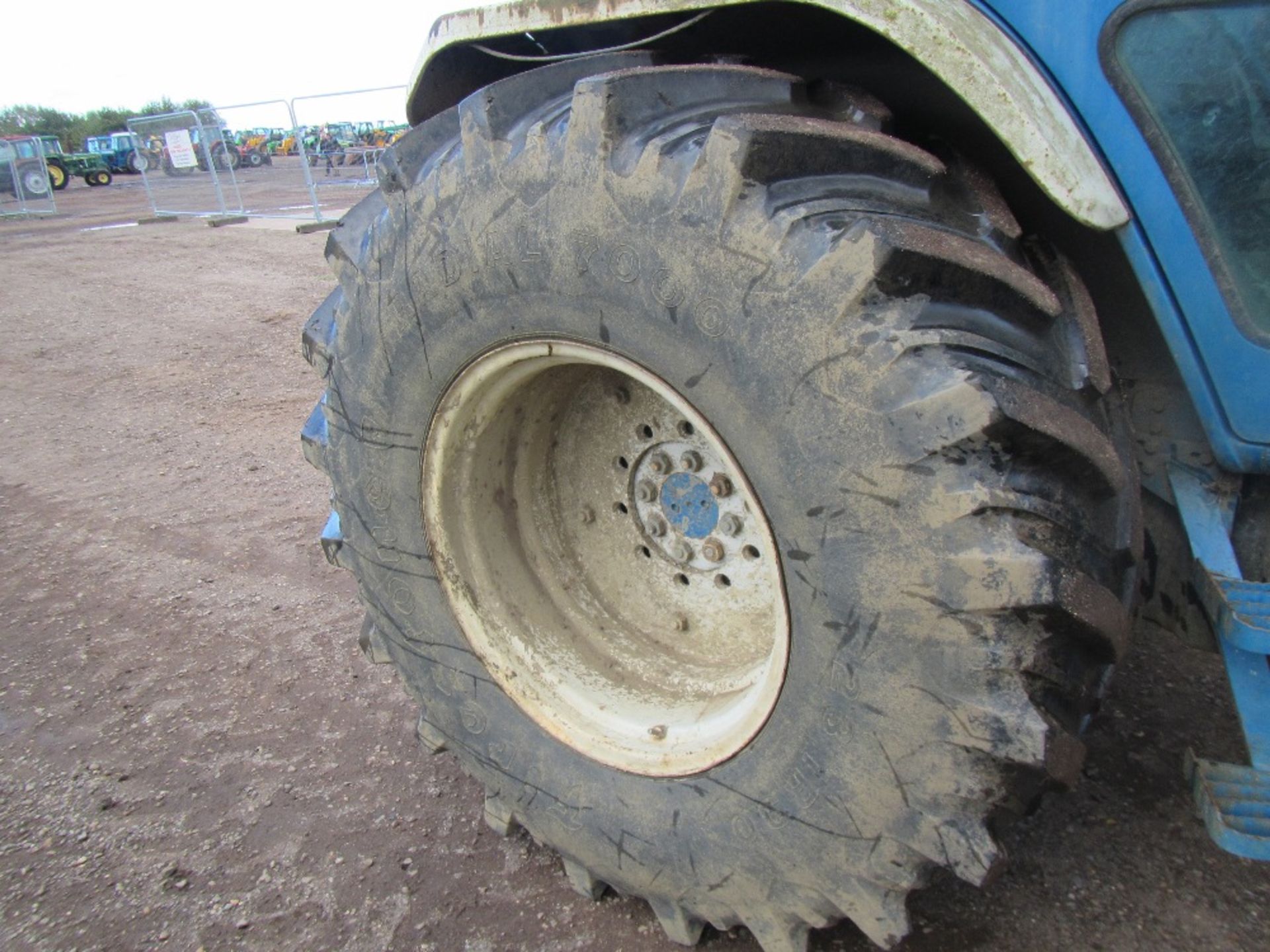 Ford 7810 Tractor - Image 5 of 17