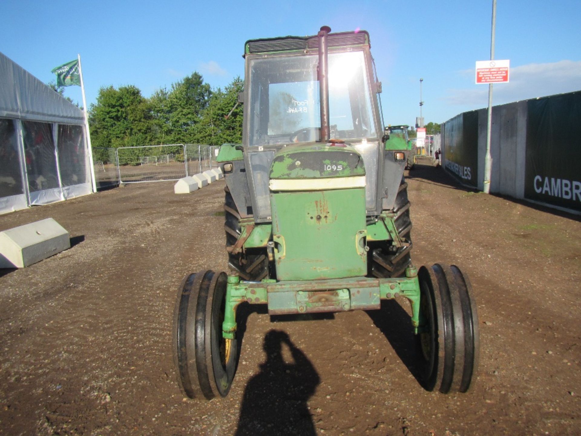 John Deere 3040 2wd Tractor with OPU Cab Reg. No. TFM 461V Ser No 364600 UNRESERVED LOT - Image 2 of 16