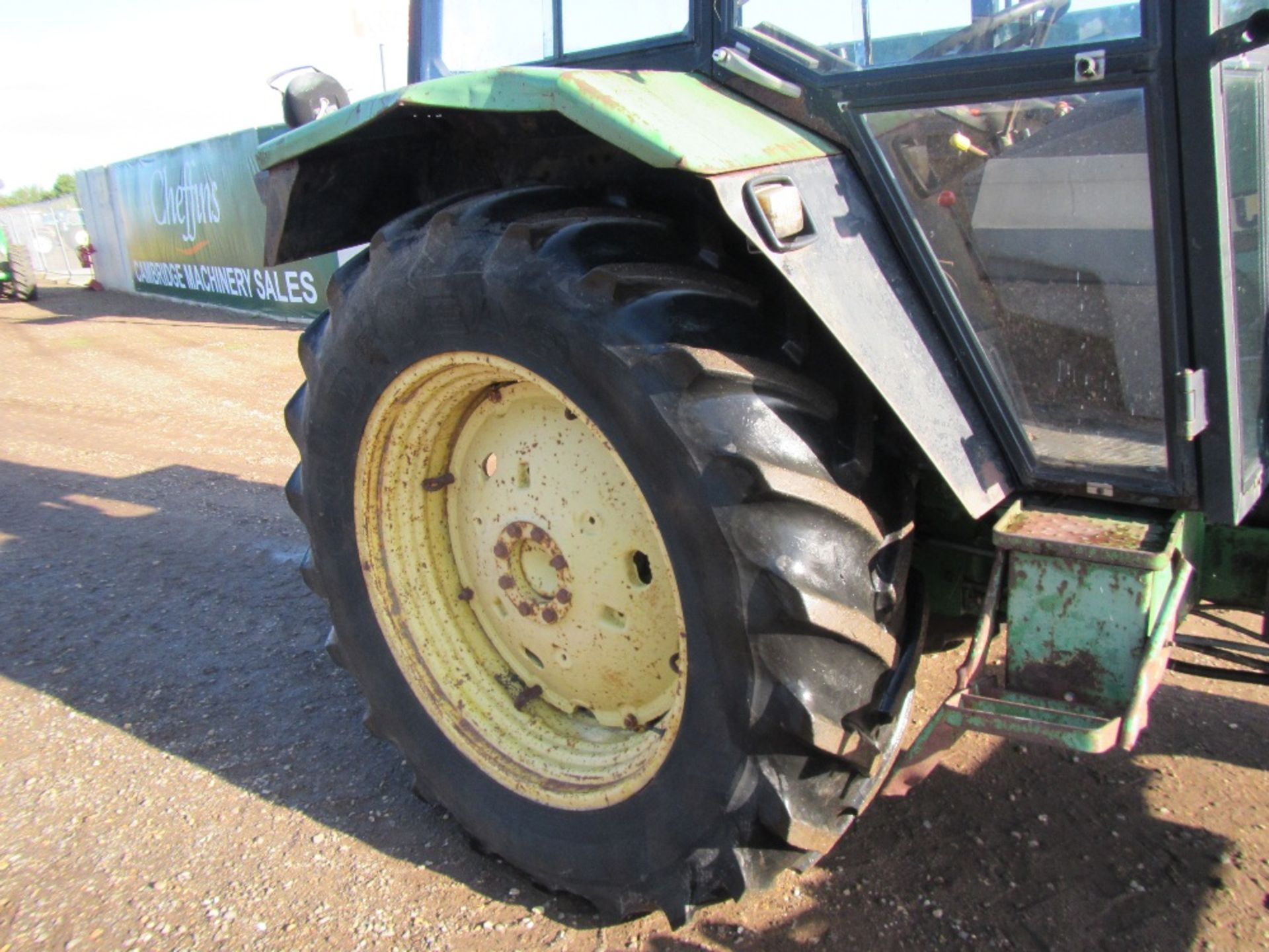 John Deere 3040 2wd Tractor with OPU Cab Reg. No. TFM 461V Ser No 364600 UNRESERVED LOT - Image 5 of 16